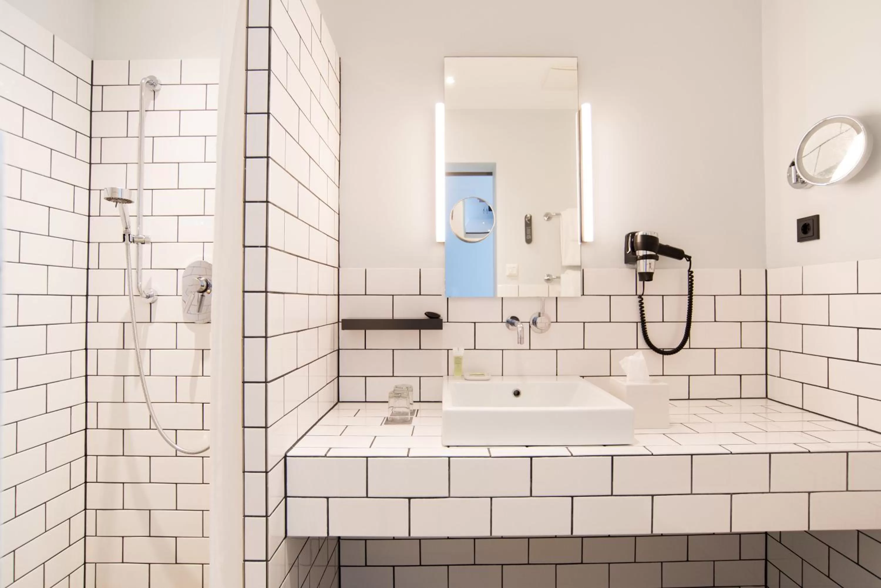 Bathroom in Ku'Damm 101 Hotel