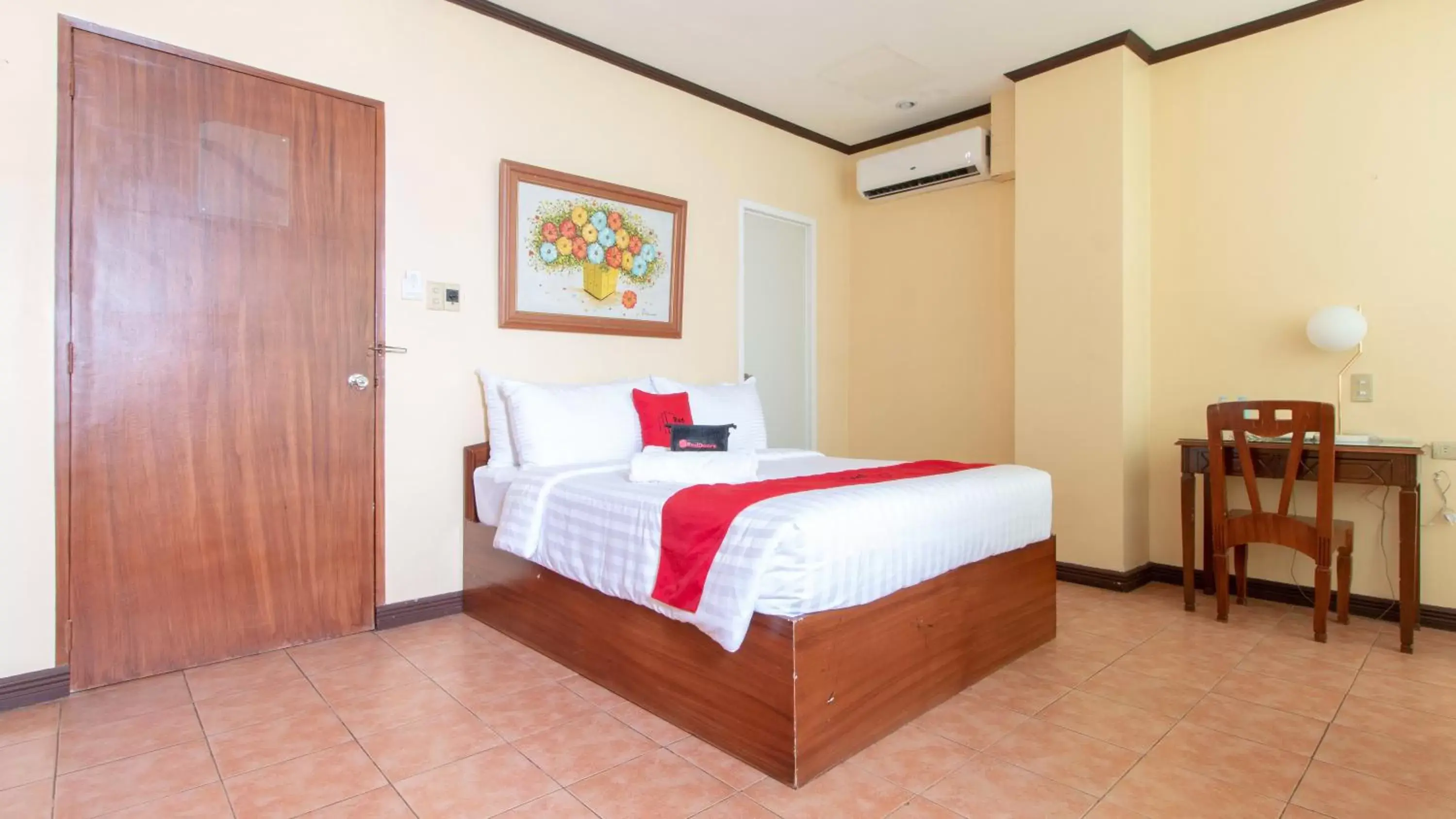 Bedroom, Bed in RedDoorz @ Downtown Tacloban Bedroom, Bed in RedDoorz @ Downtown Tacloban