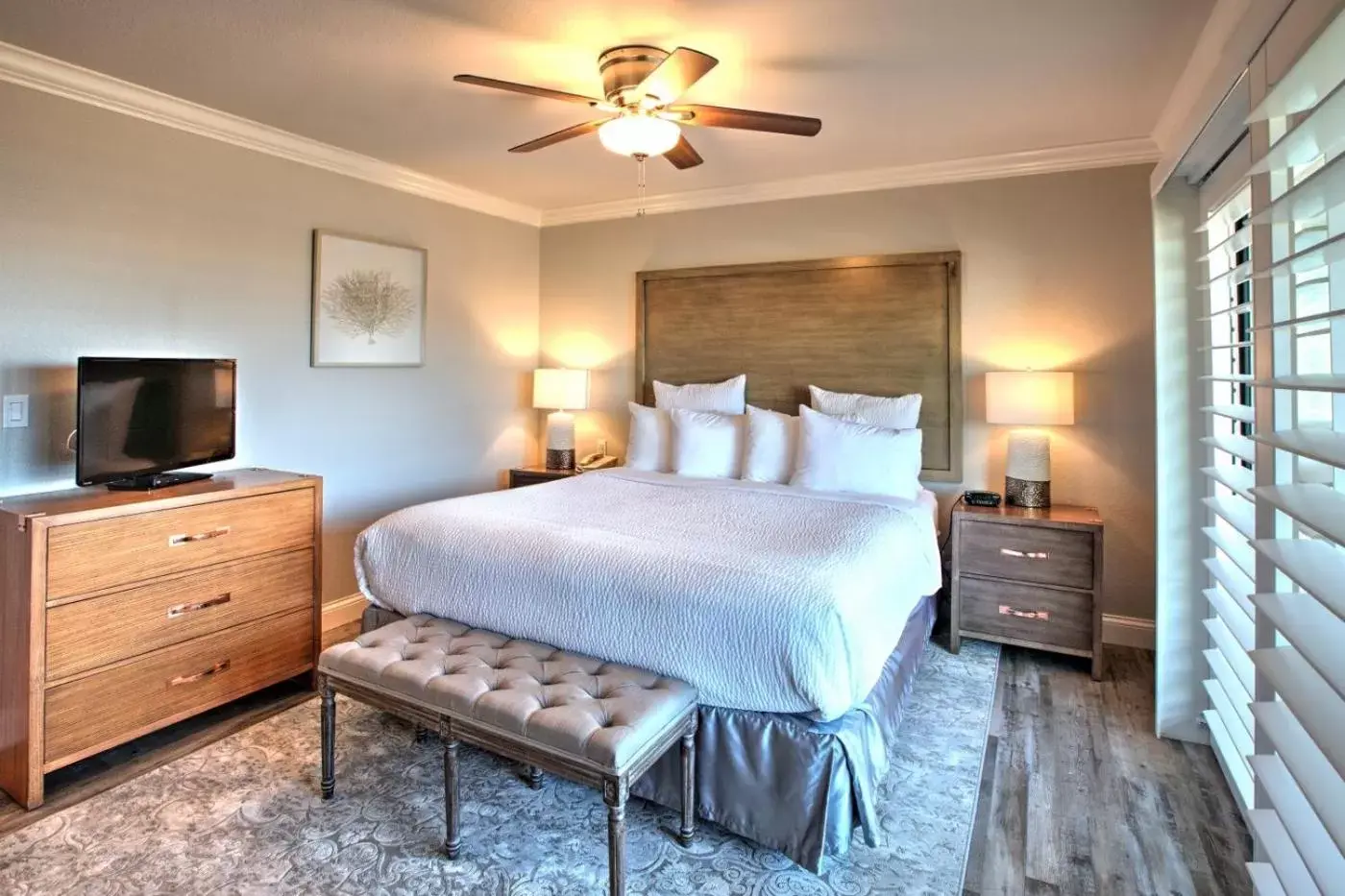 Bedroom, Bed in 456 Embarcadero Inn & Suites