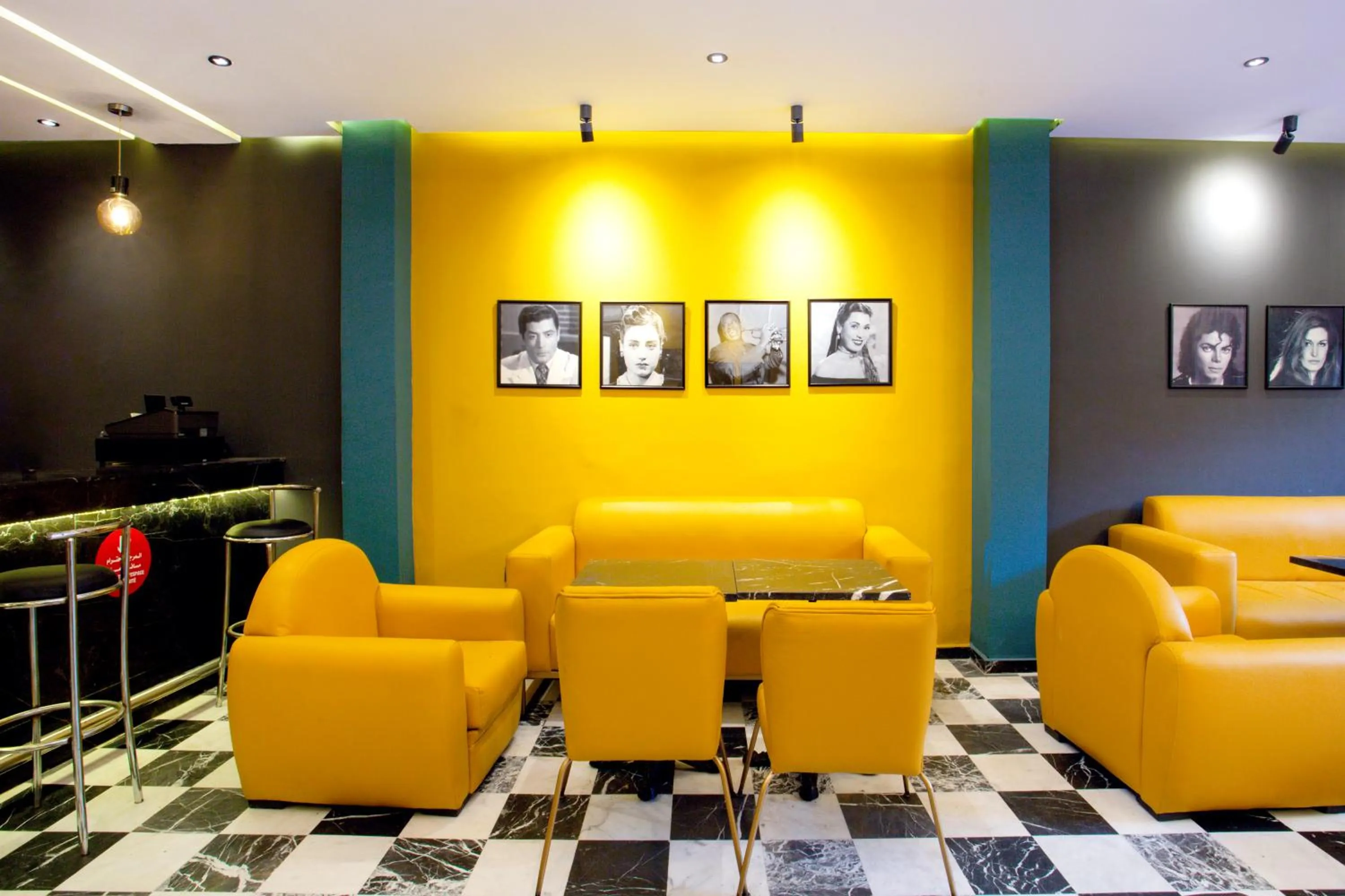 Lounge or bar in Hotel Akabar