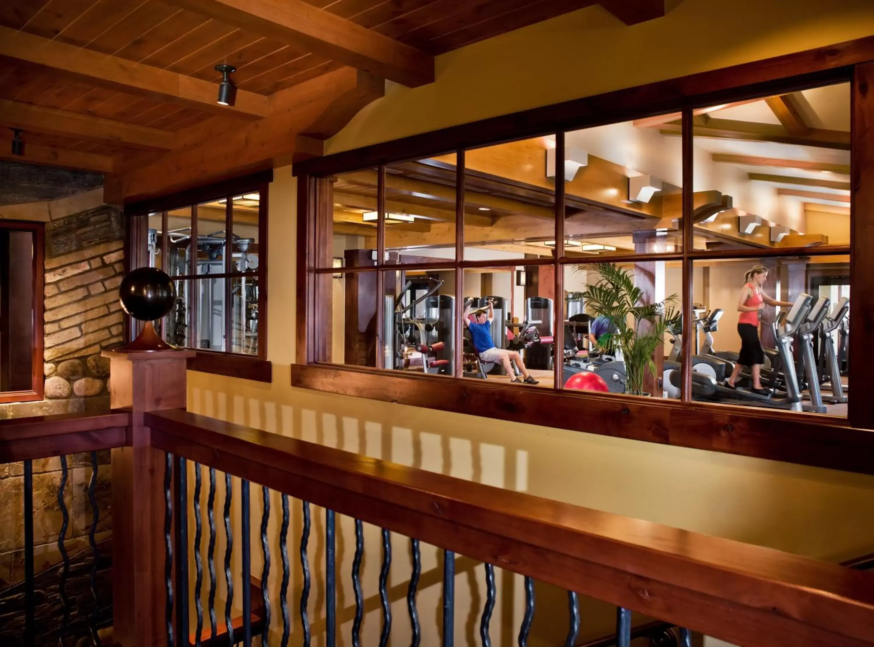 Fitness centre/facilities, Lounge/Bar in Lodge at Vail, A RockResort