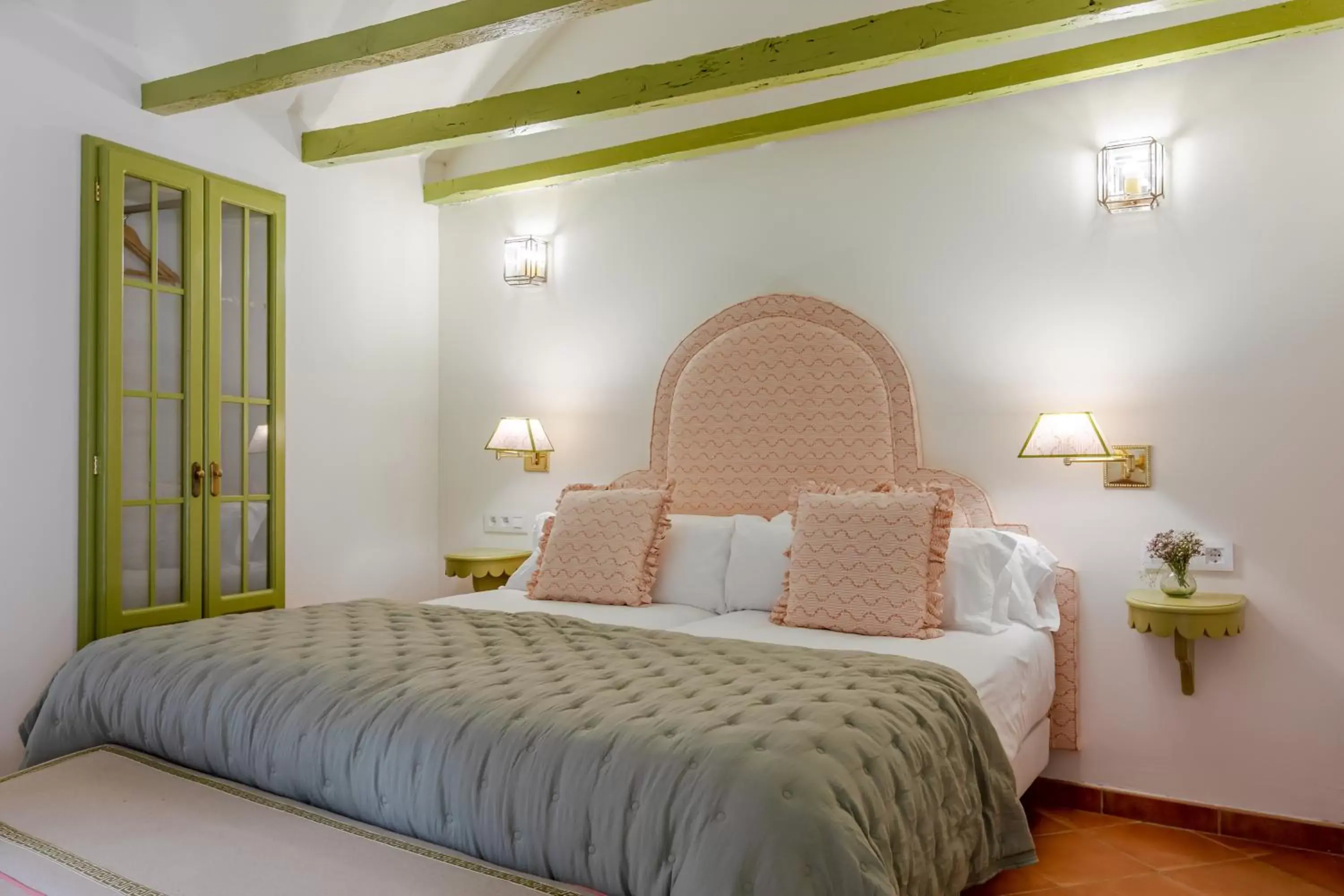 Bedroom, Bed in La Abadia de Giralda