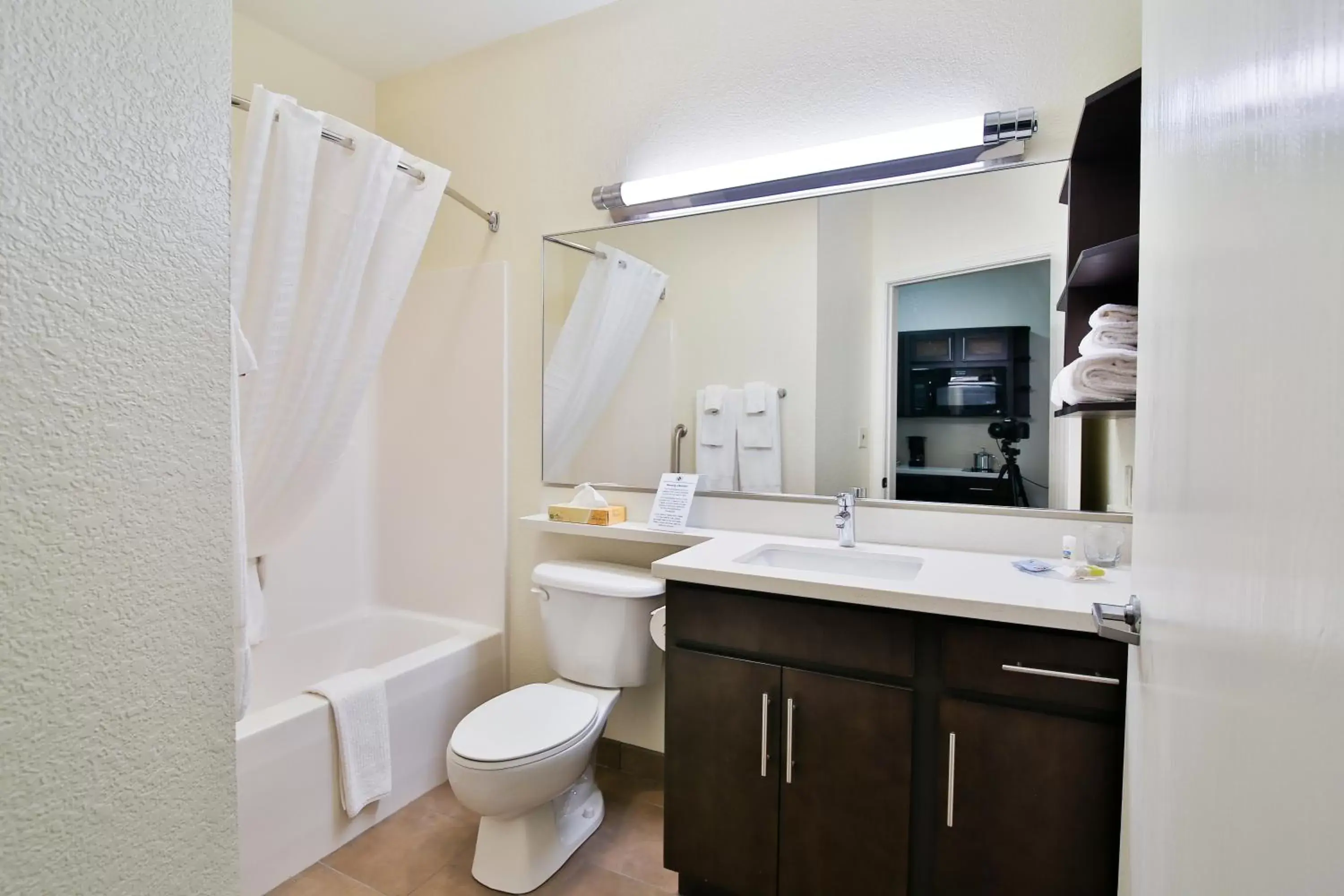 Photo of the whole room, Bathroom in Candlewood Suites Bismarck