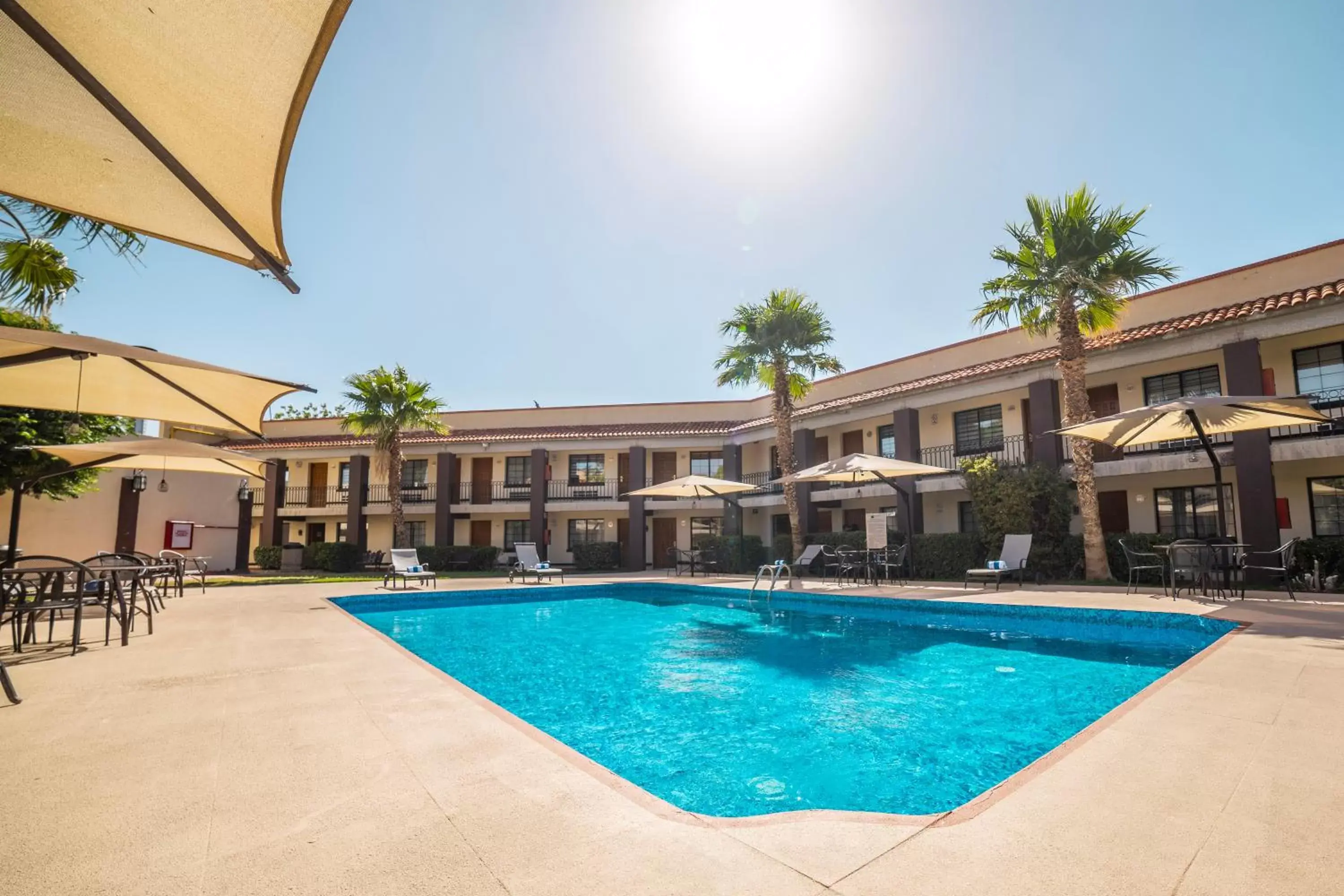 Day, Swimming Pool in Hotel Colonial Ciudad Juarez