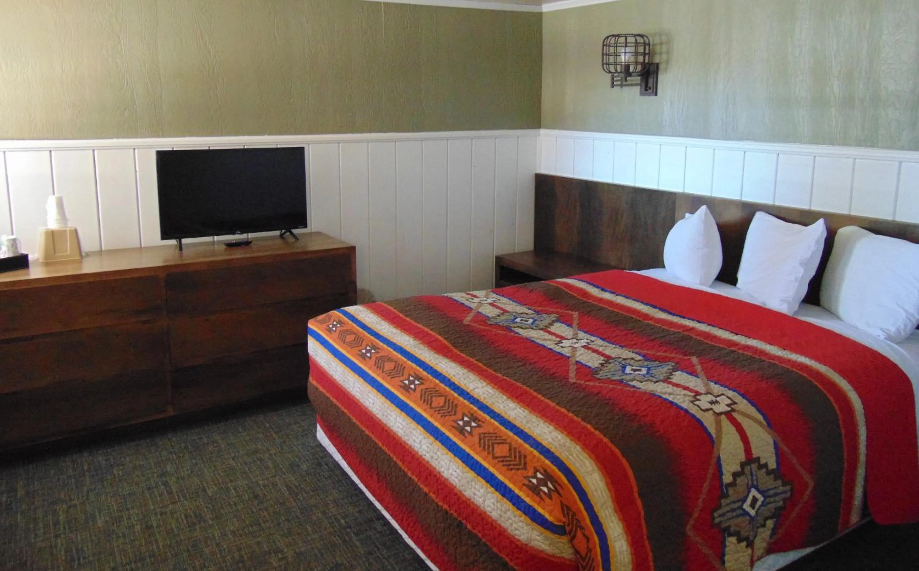 Bed in Bryce Canyon Resort
