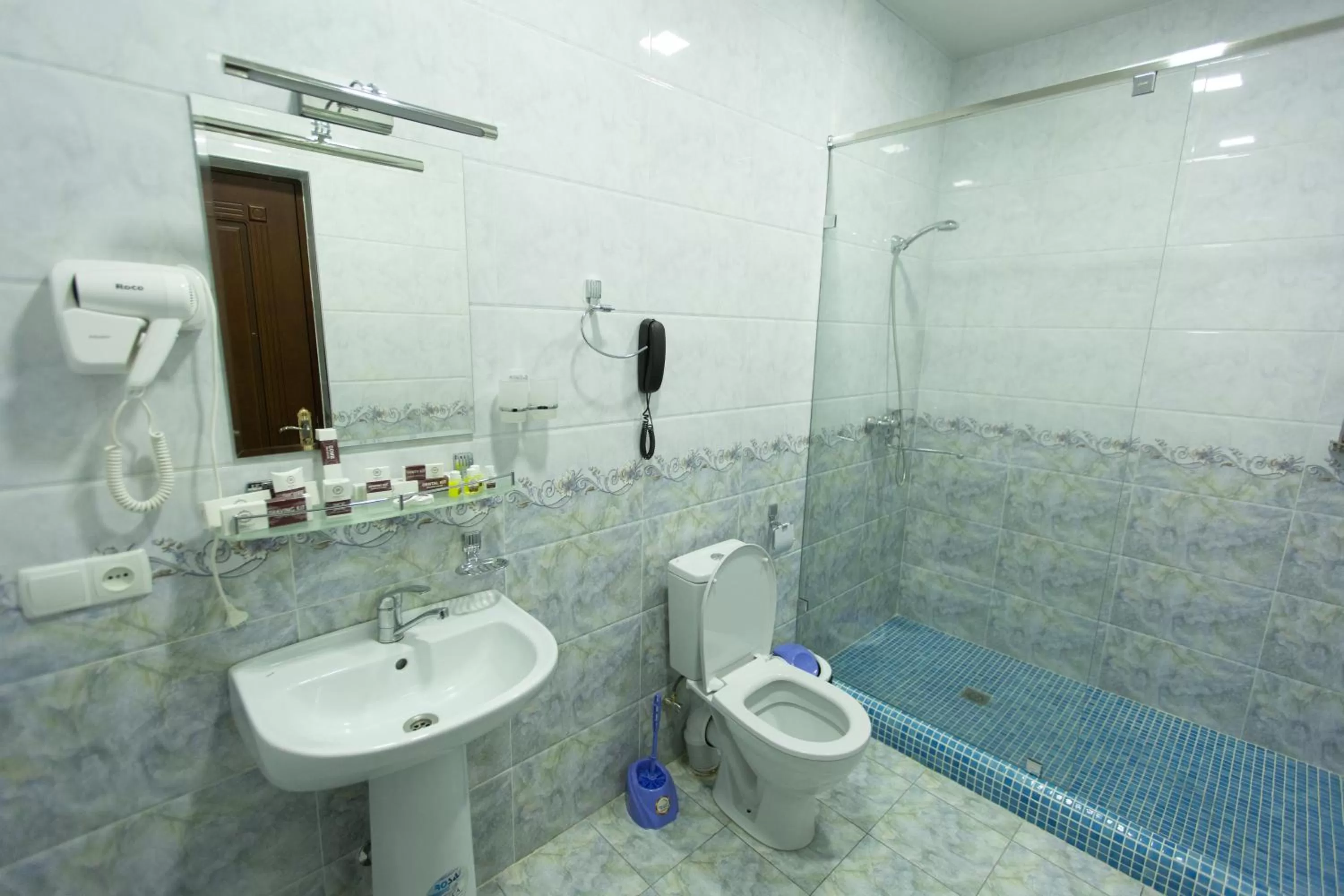 Shower in Mirzo Boutique Hotel