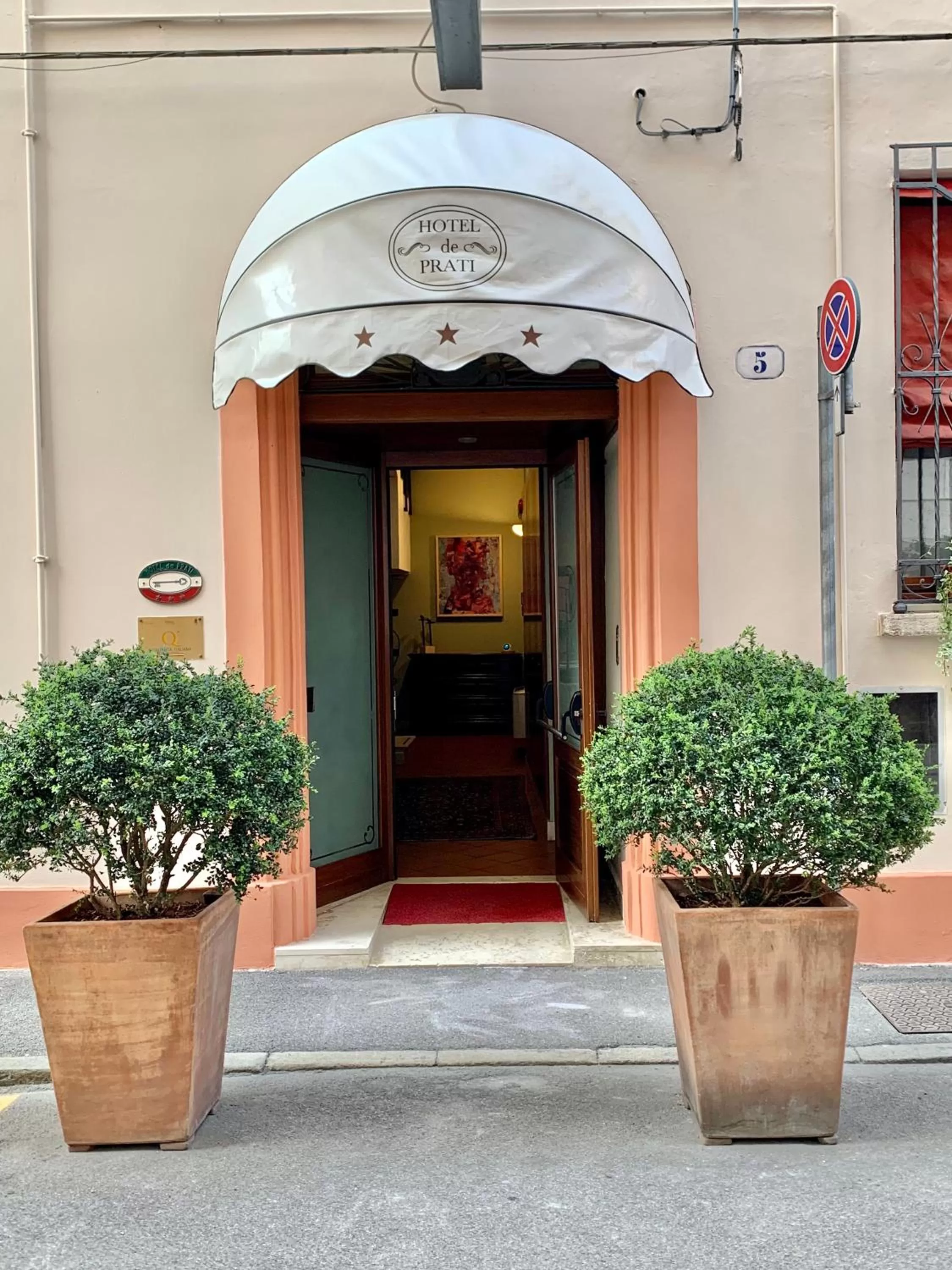 Property building in Hotel De Prati