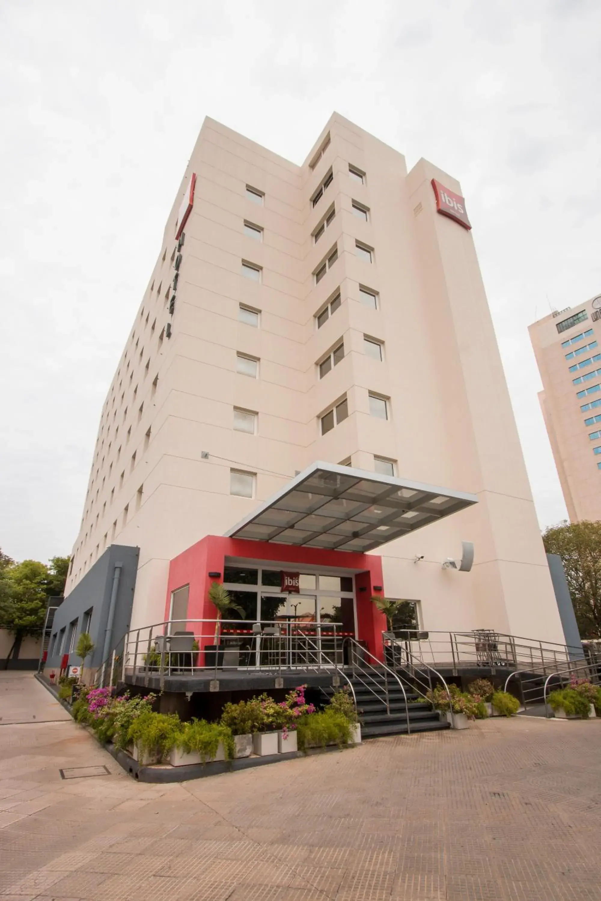 Property Building in ibis Asuncion