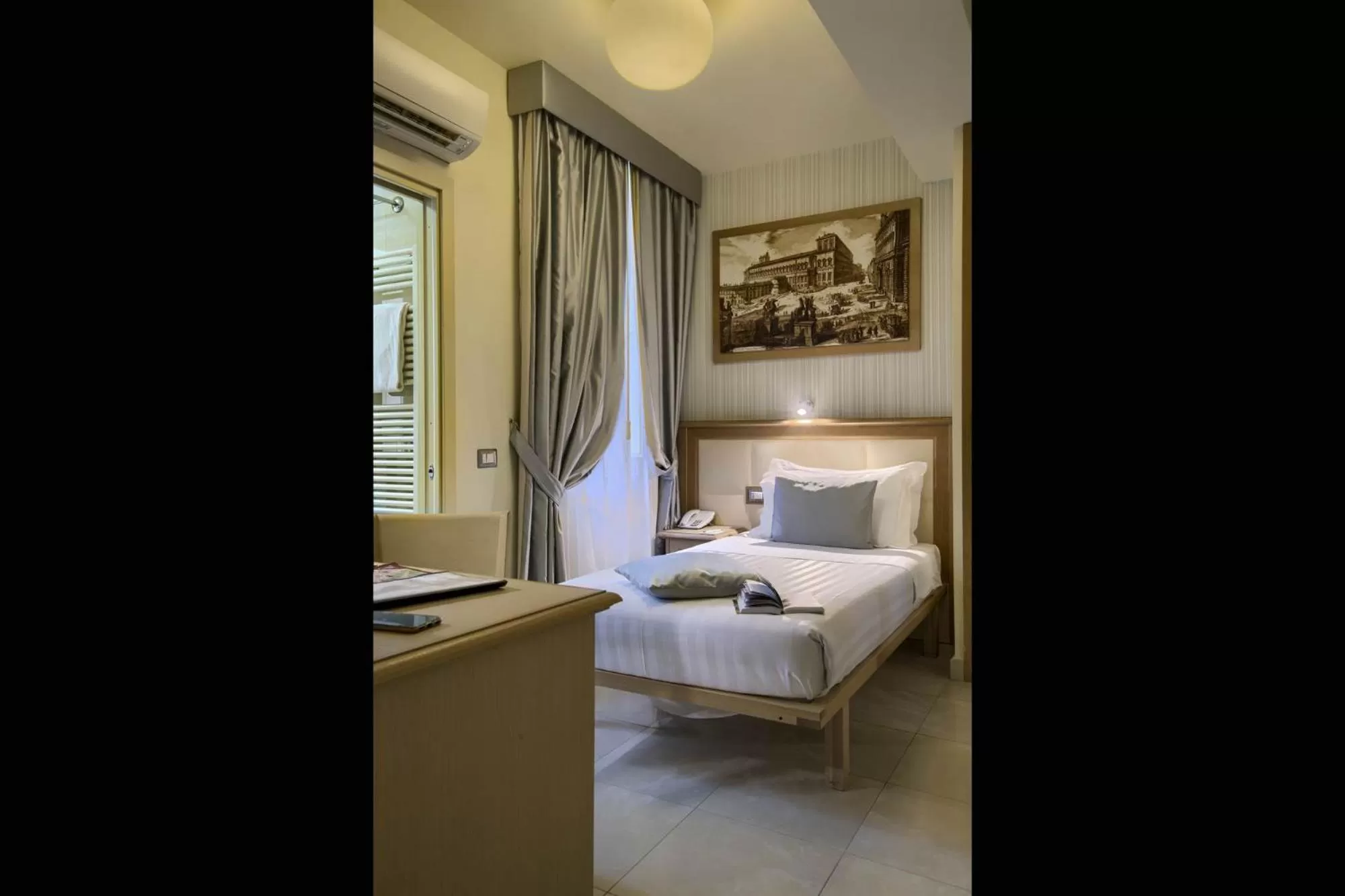 Bed in Domus Australia