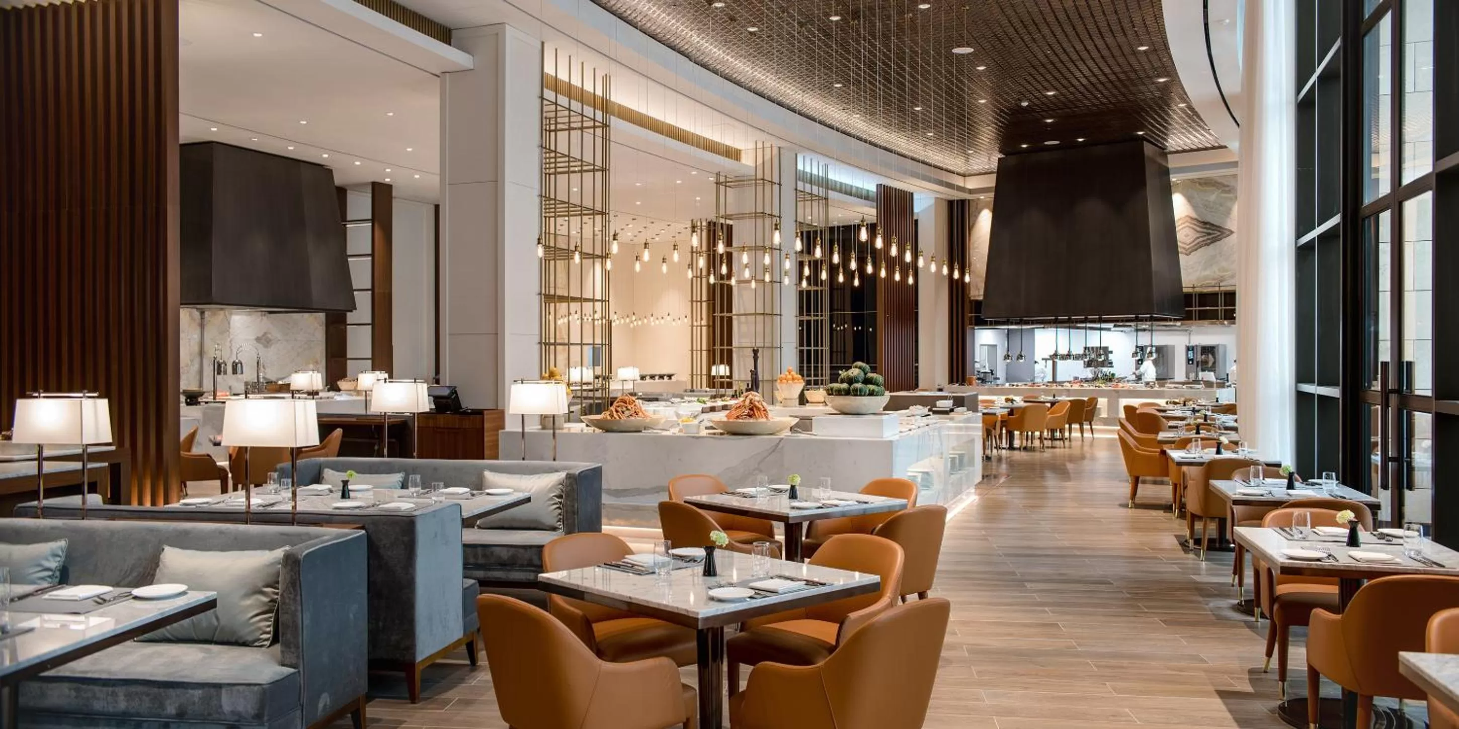 Restaurant/places to eat in Paradise City