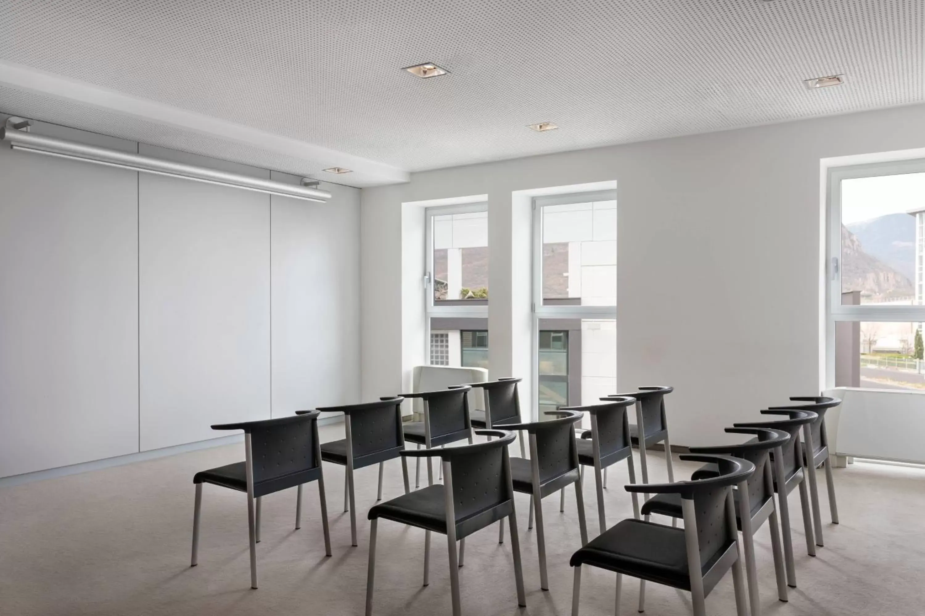 Meeting/conference room, Restaurant/Places to Eat in Four Points Sheraton Bolzano Bozen