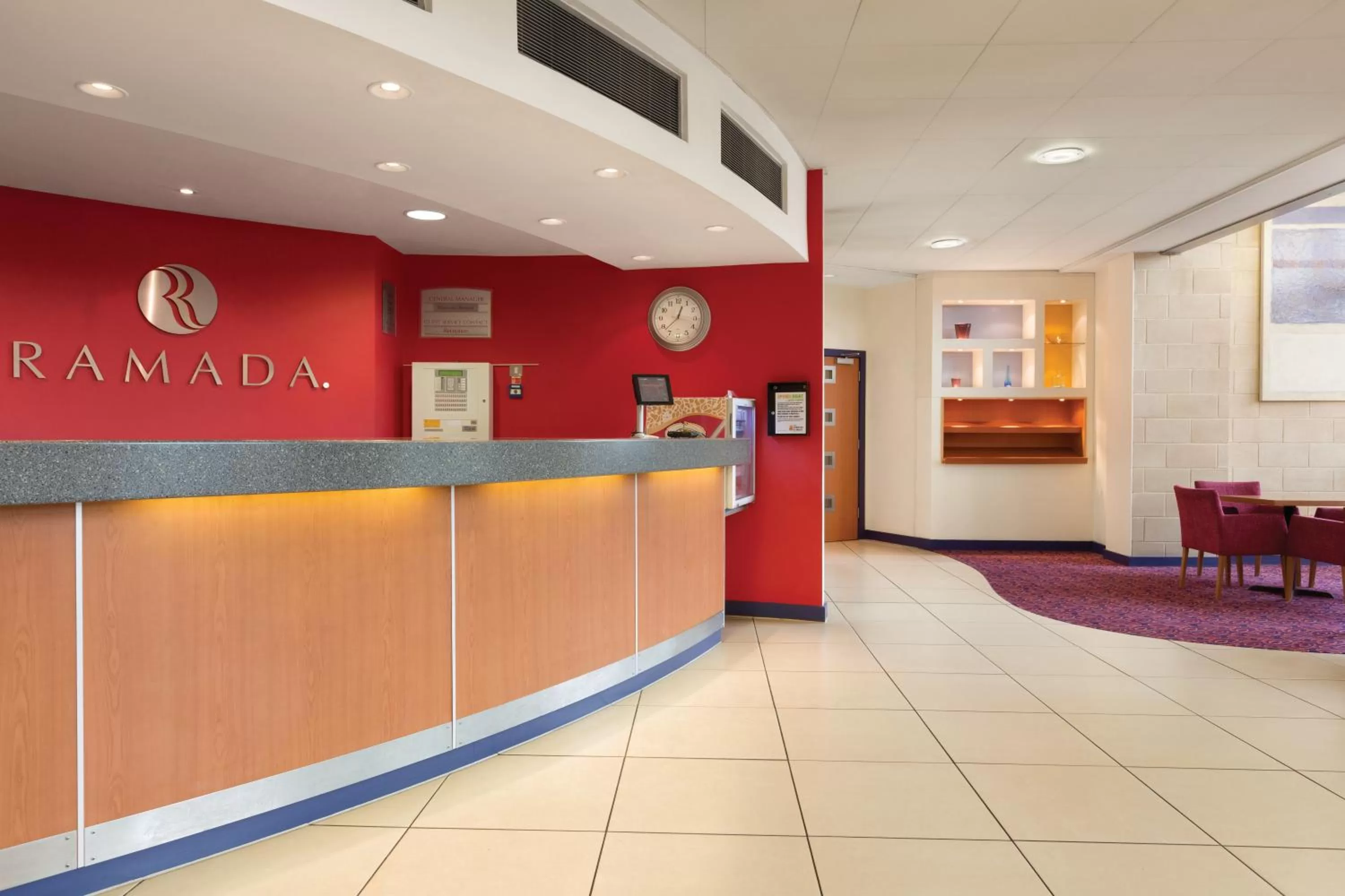 Lobby or reception in Ramada London North