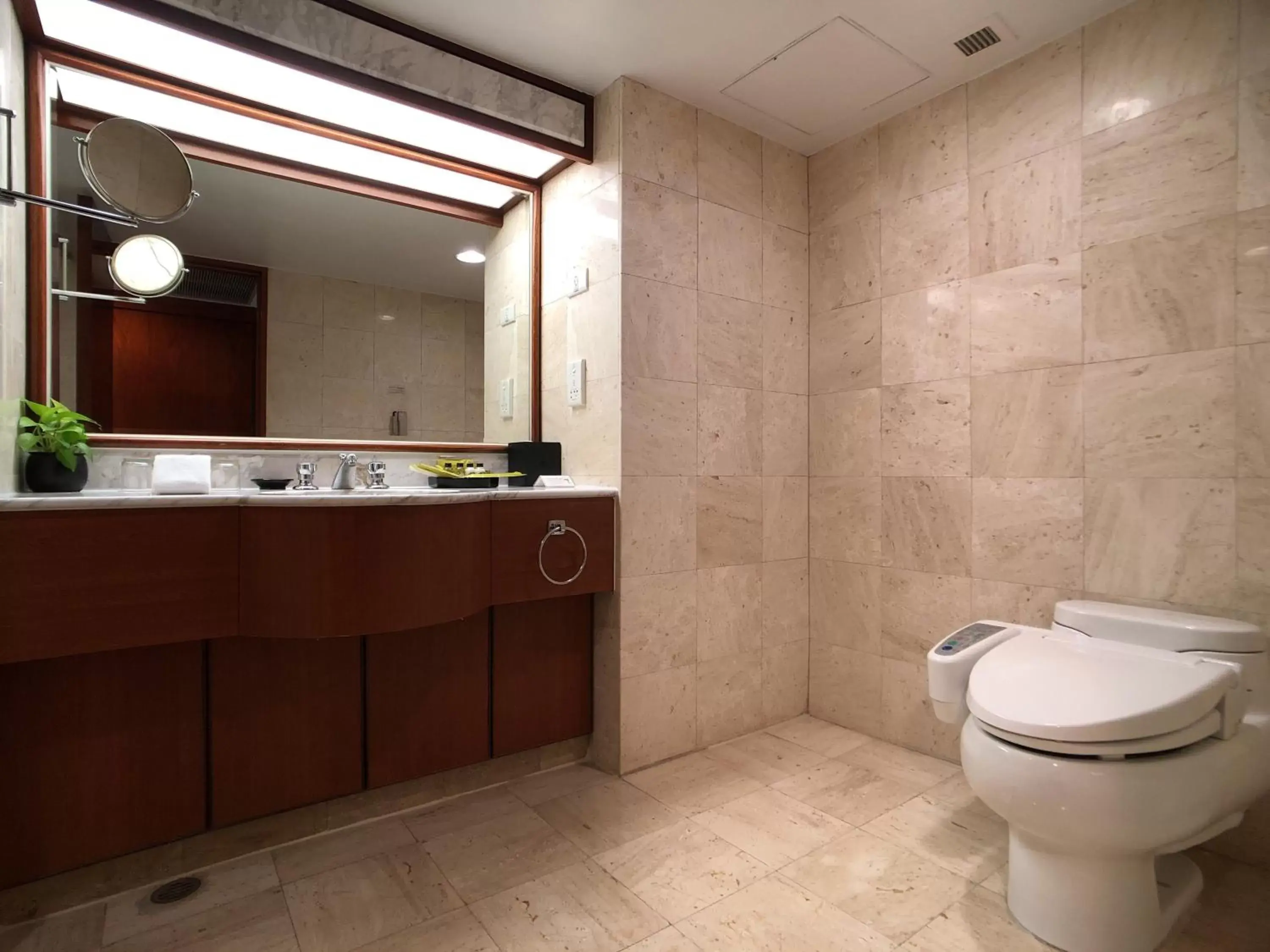 Bathroom in Evergreen Laurel Hotel - Taichung