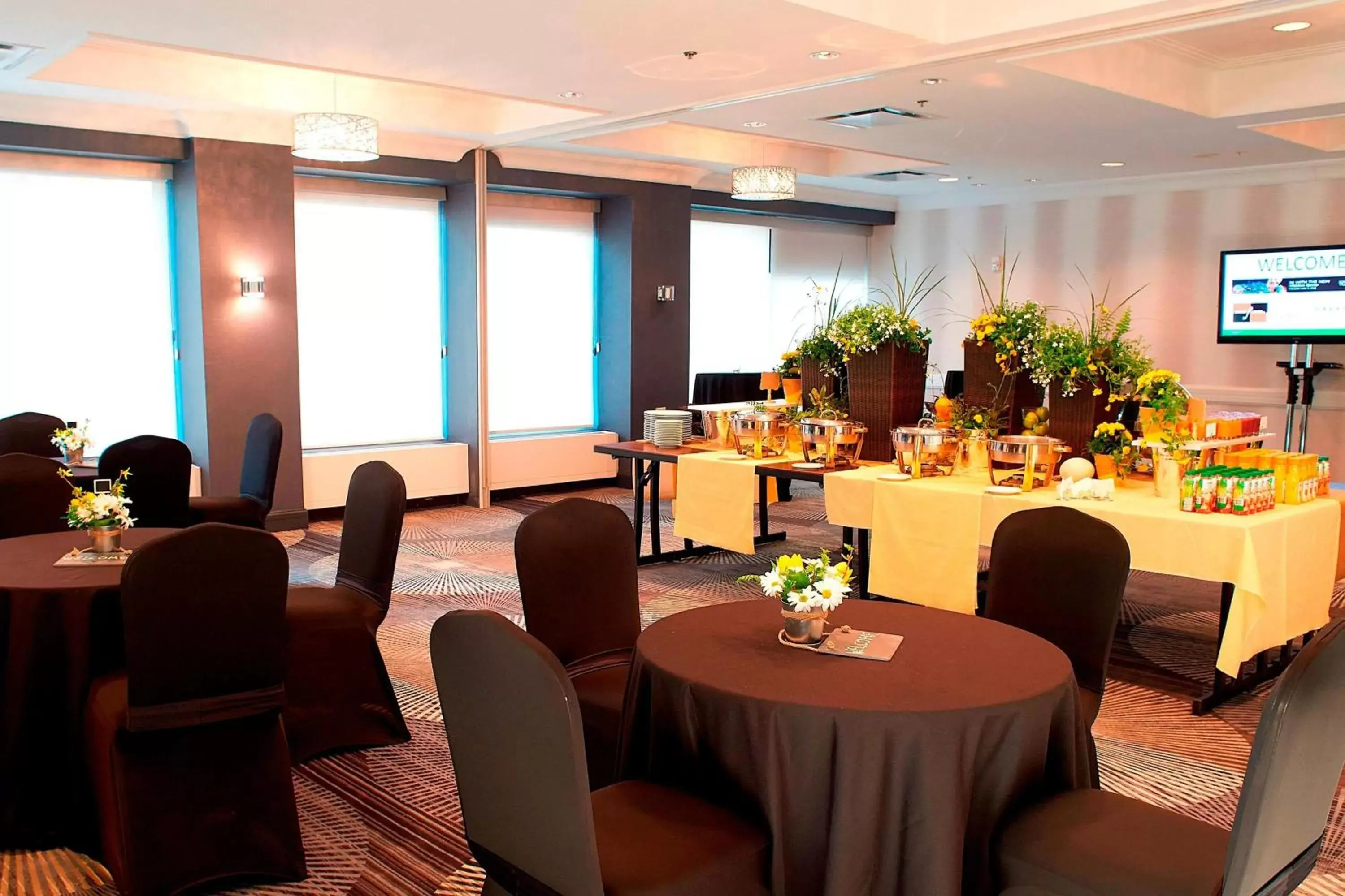 Meeting/conference room in Courtyard by Marriott Toronto Downtown