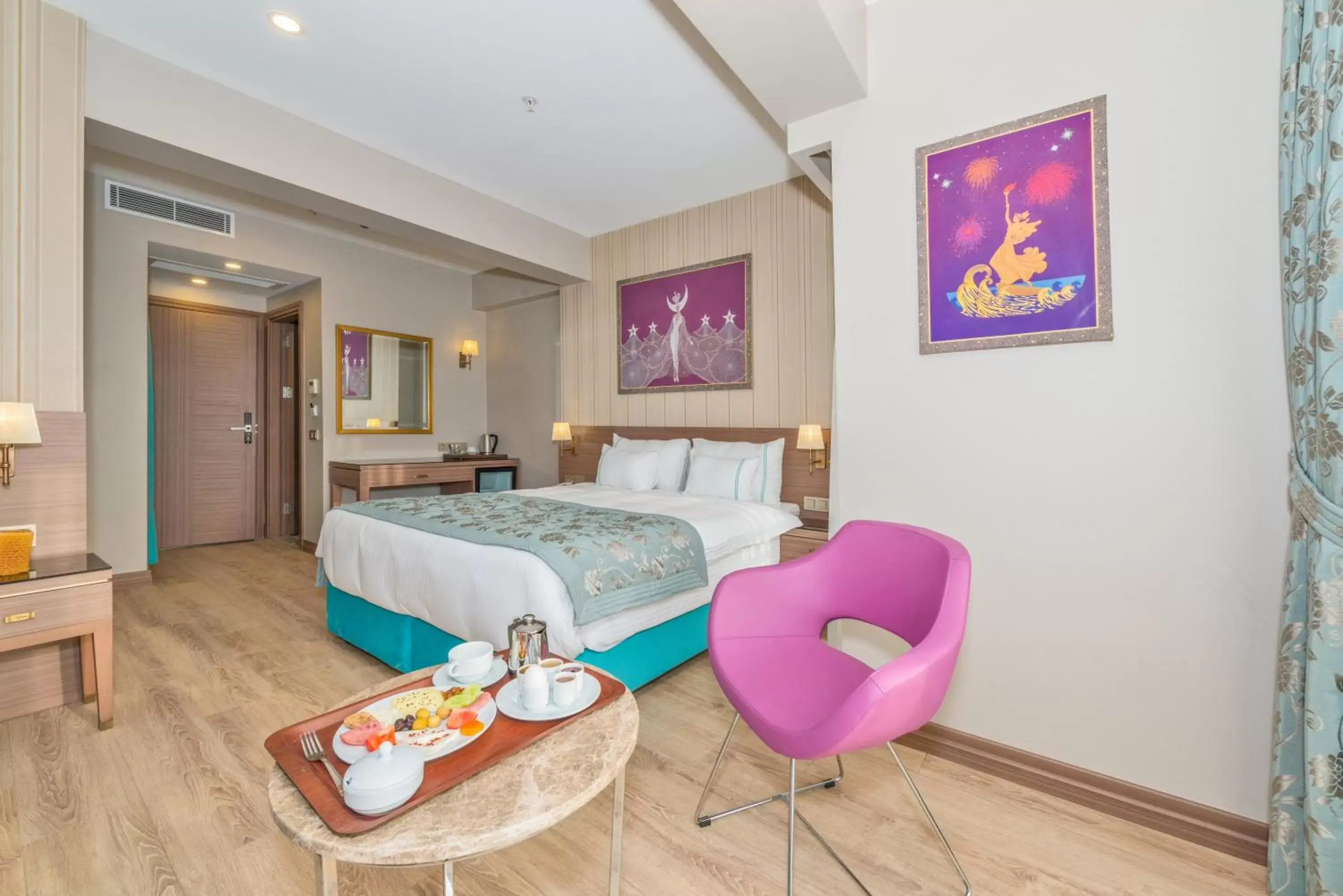 Bedroom in Taximist Hotel