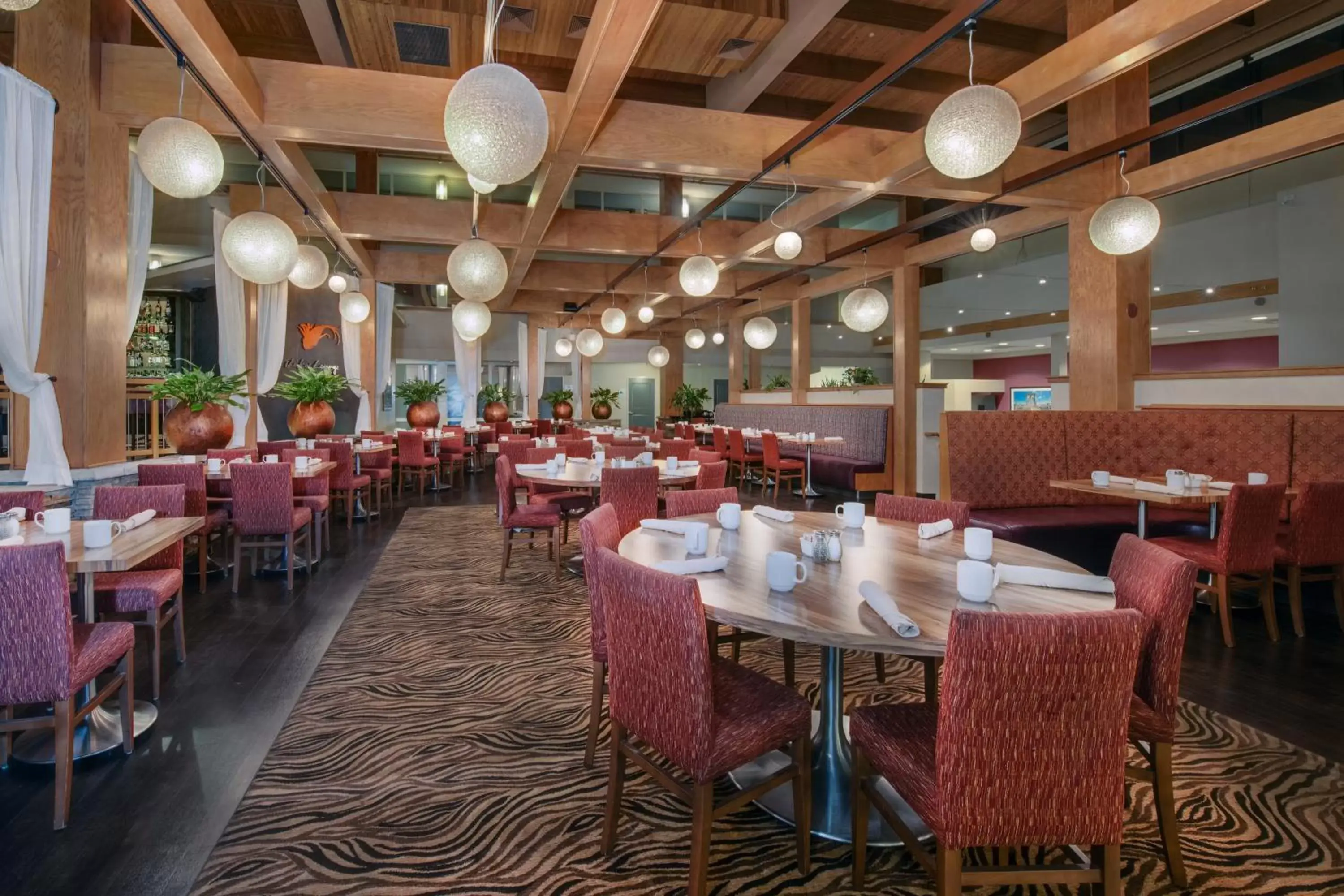 Restaurant/Places to Eat in Crowne Plaza Suffern-Mahwah, an IHG Hotel
