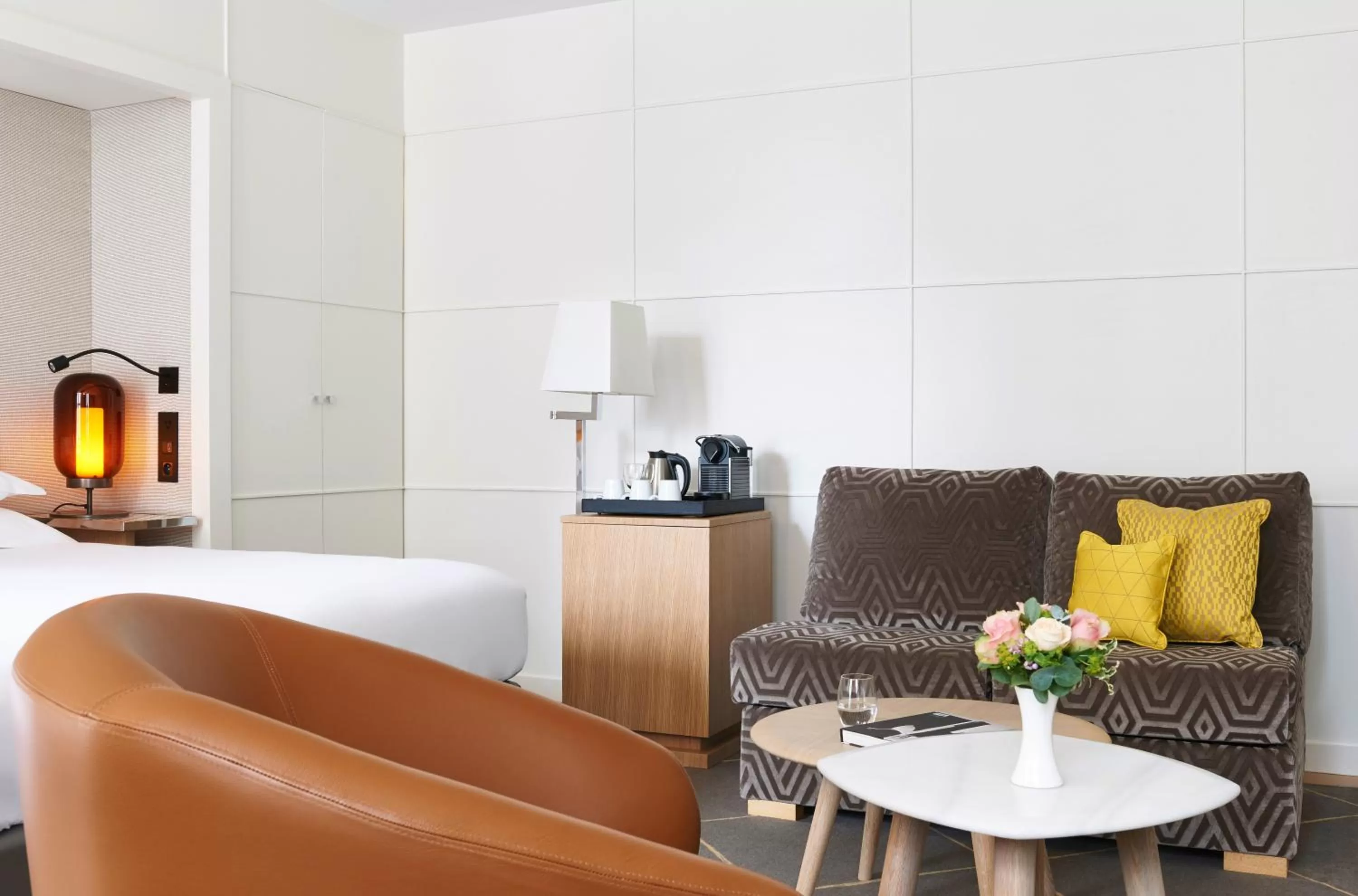 Coffee/tea facilities, Bed in Hotel Opéra Richepanse