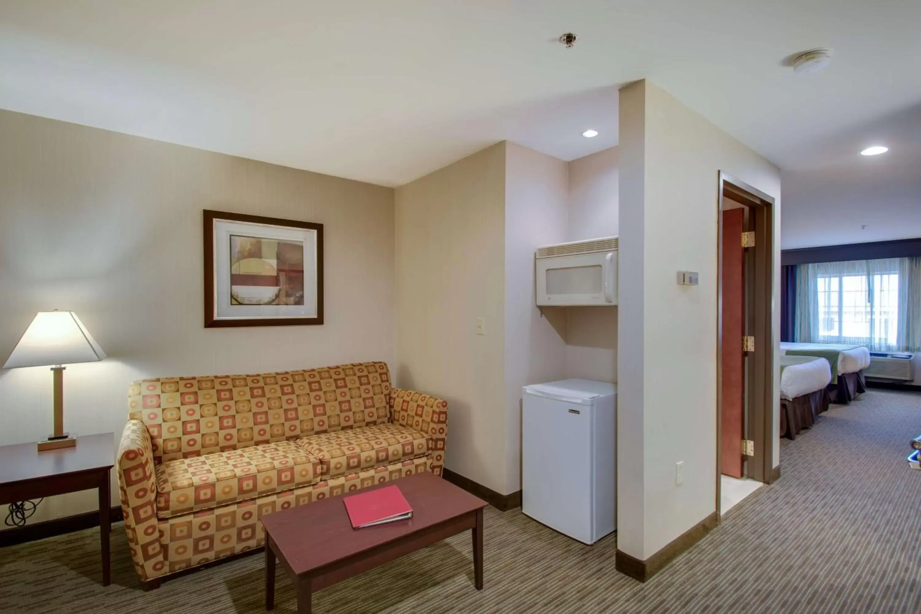 Photo of the whole room, Seating Area in Best Western Plus, The Inn at Hampton