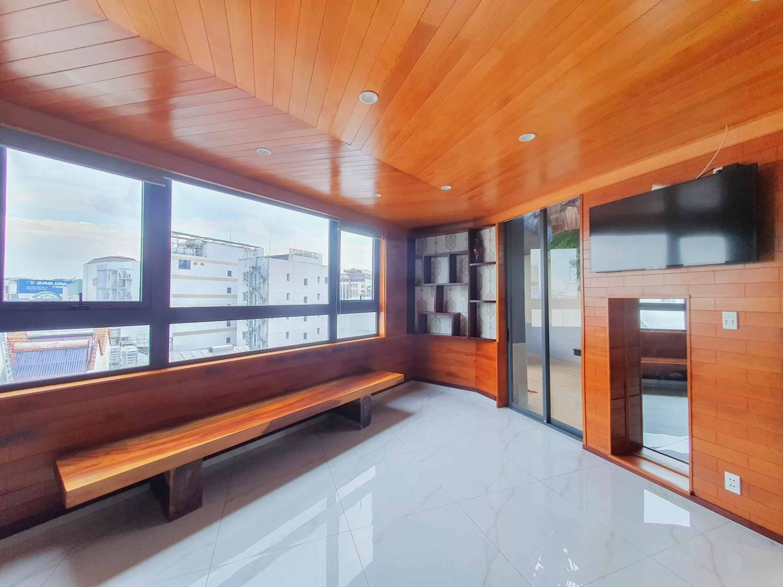 TV and multimedia in LEHA Saigon Hotel Airport