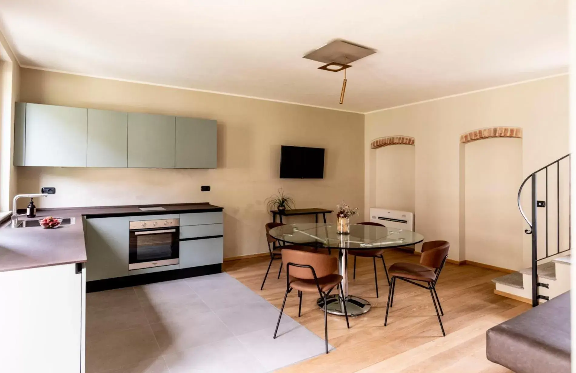 Living room, Kitchen/Kitchenette in Parco Reala // Rural - Luxury - Rooms