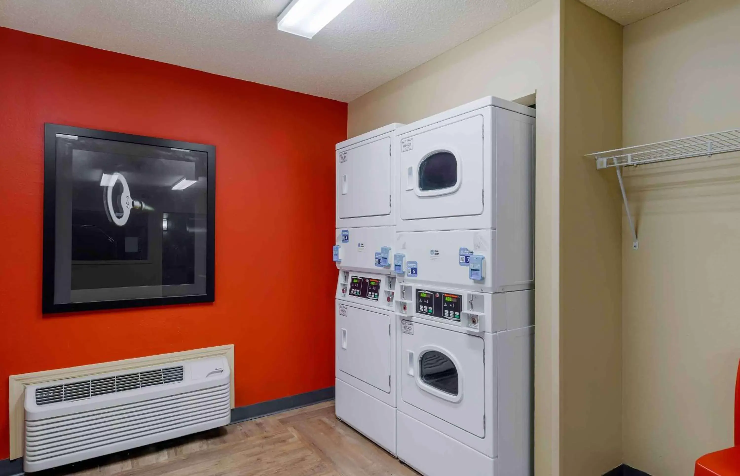 Property building, Kitchen/Kitchenette in Extended Stay America Suites - Tampa - Airport - Memorial Hwy