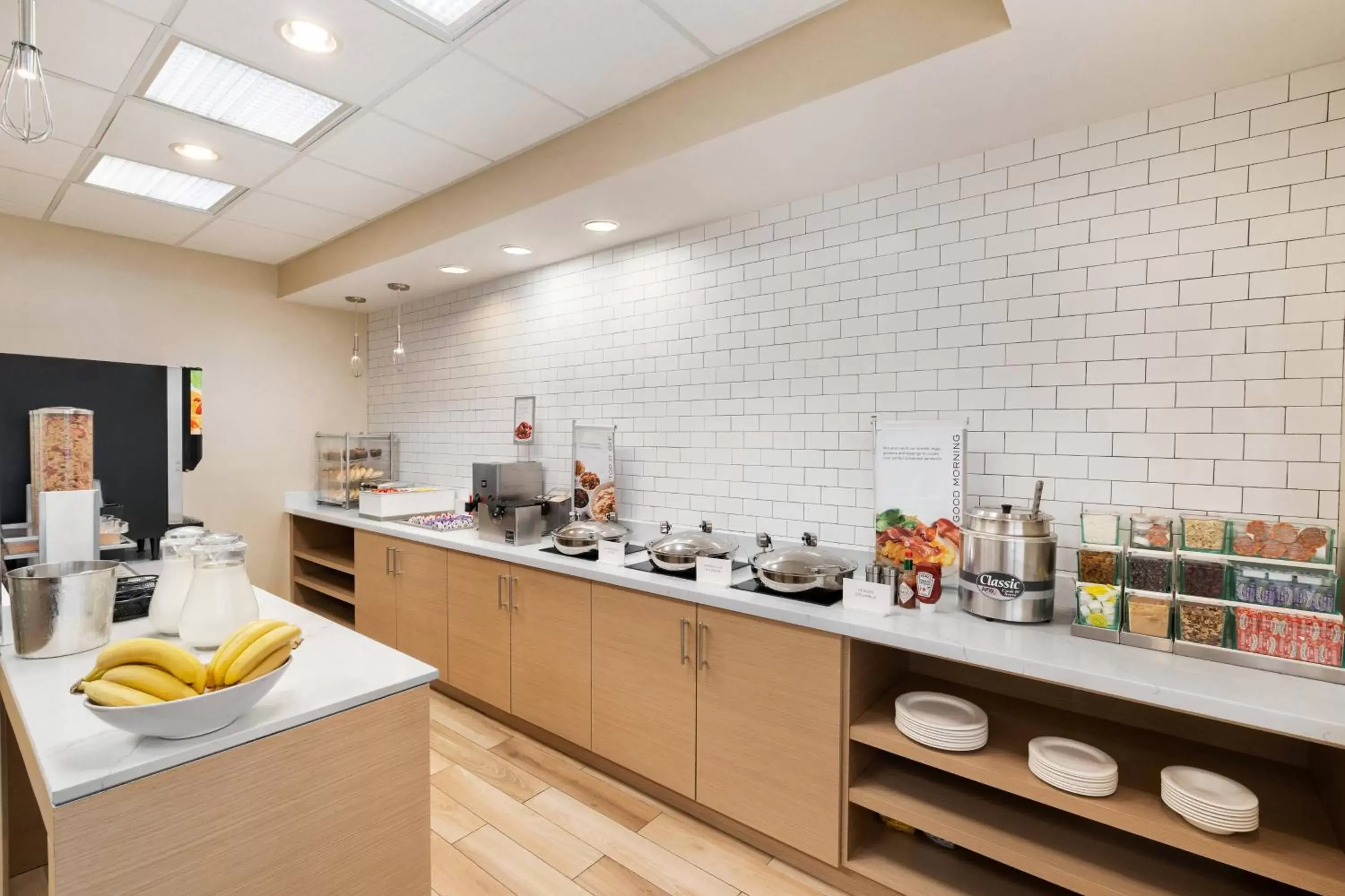 Breakfast, Kitchen/Kitchenette in Residence Inn El Paso