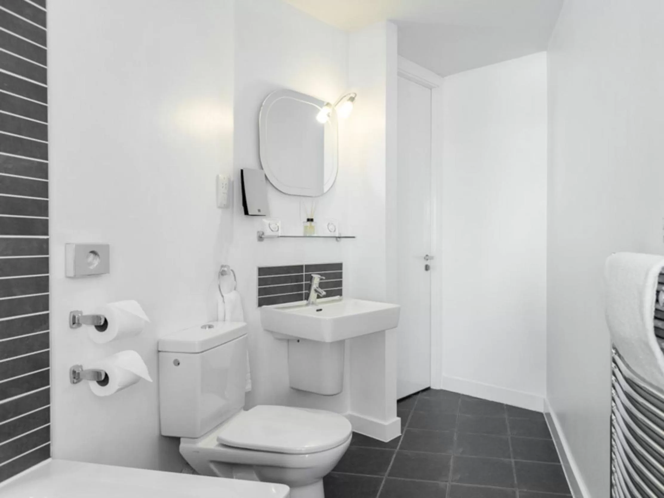 Bathroom in PREMIER SUITES Liverpool