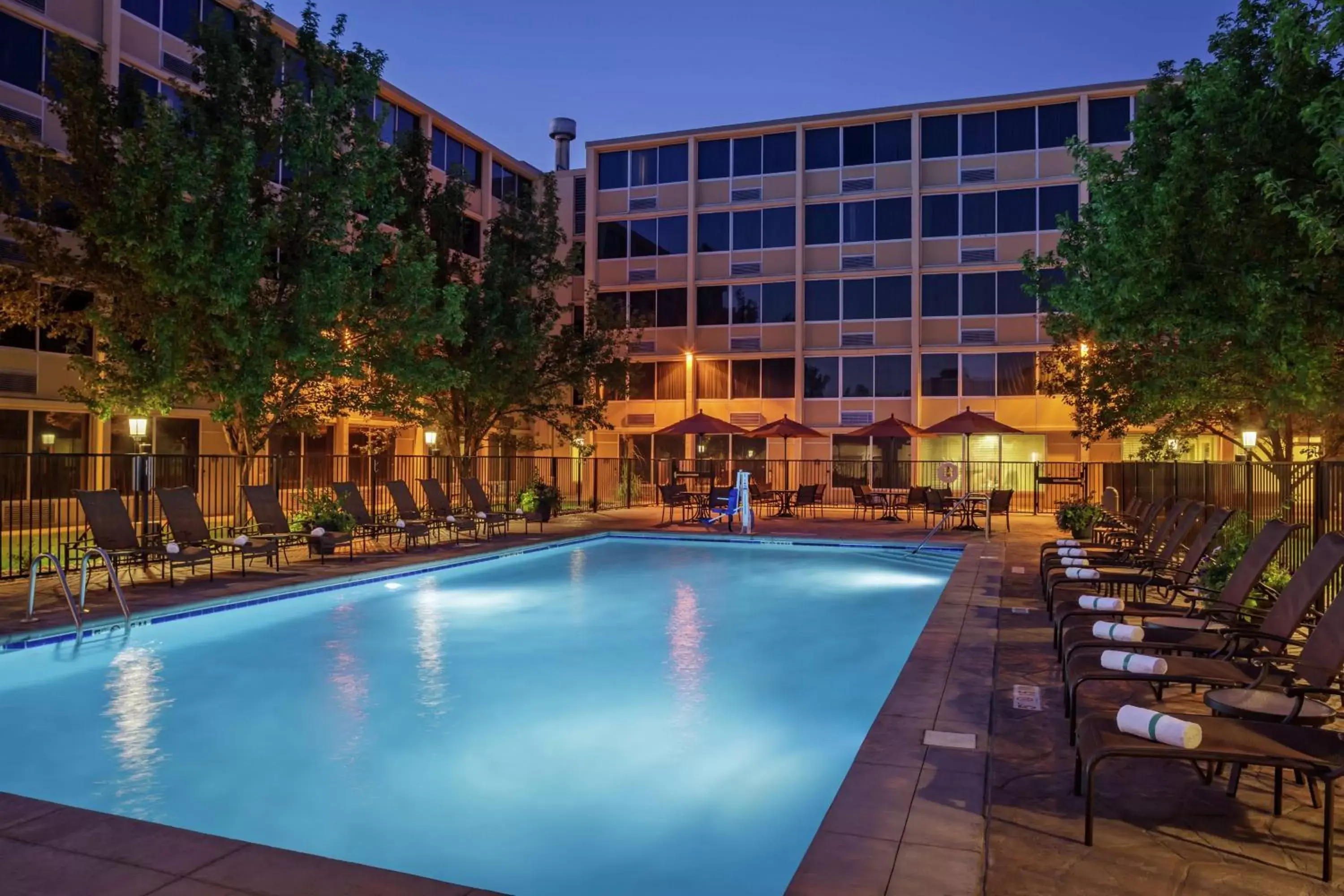 Pool view, Swimming Pool in DoubleTree by Hilton Denver Central Park