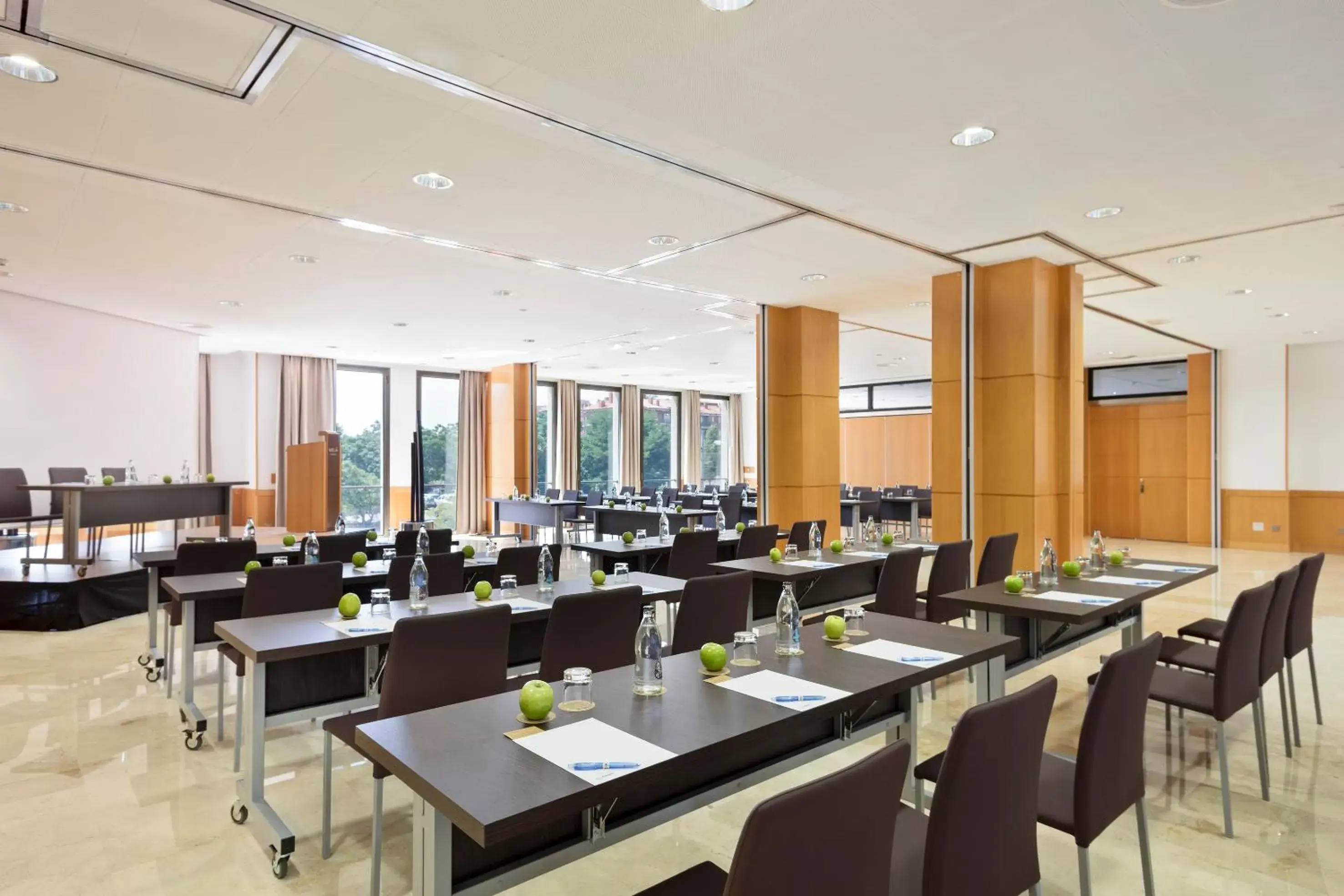 Meeting/conference room, Restaurant/Places to Eat in Best Western Premier CMC Girona