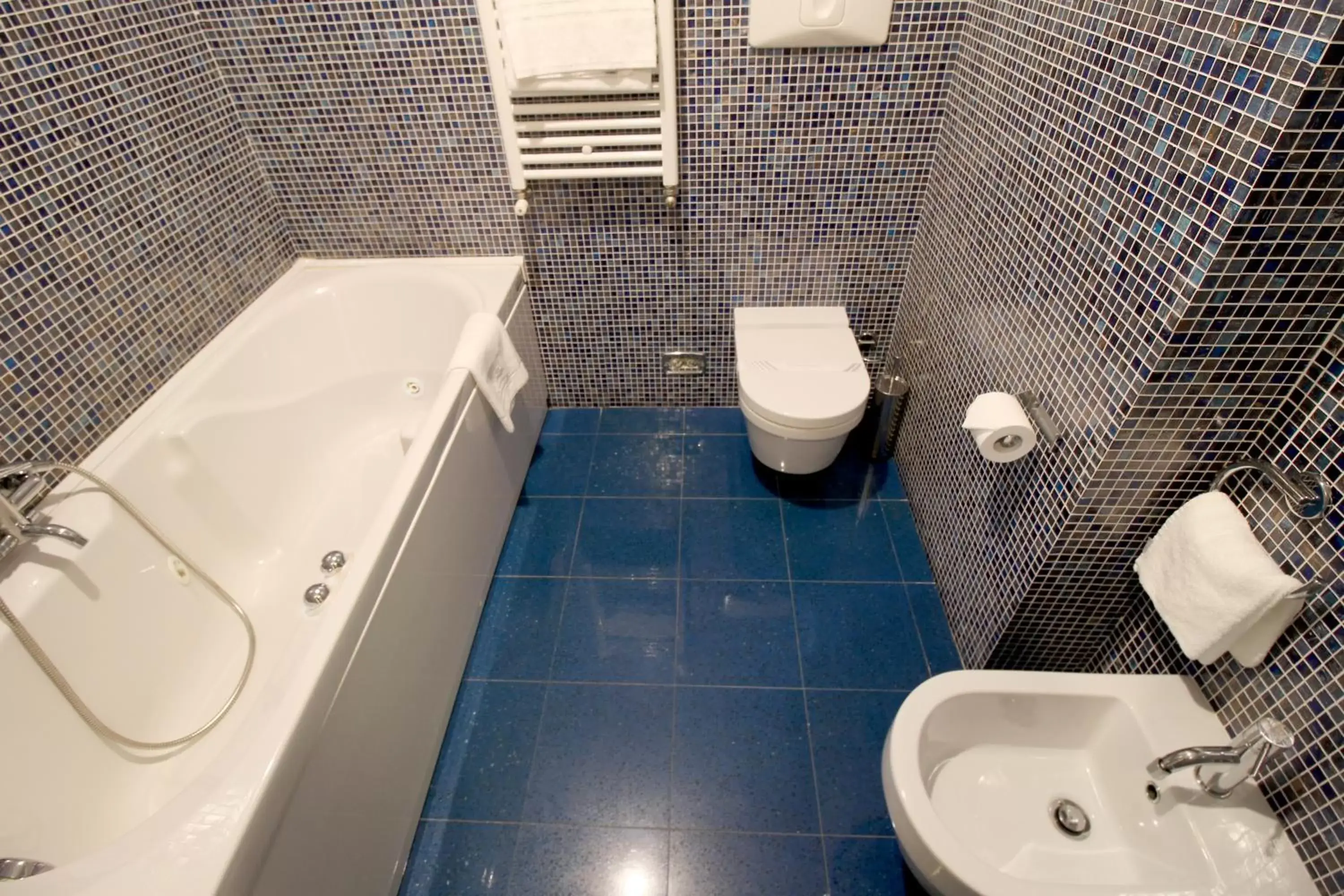Bathroom in Regiohotel Manfredi