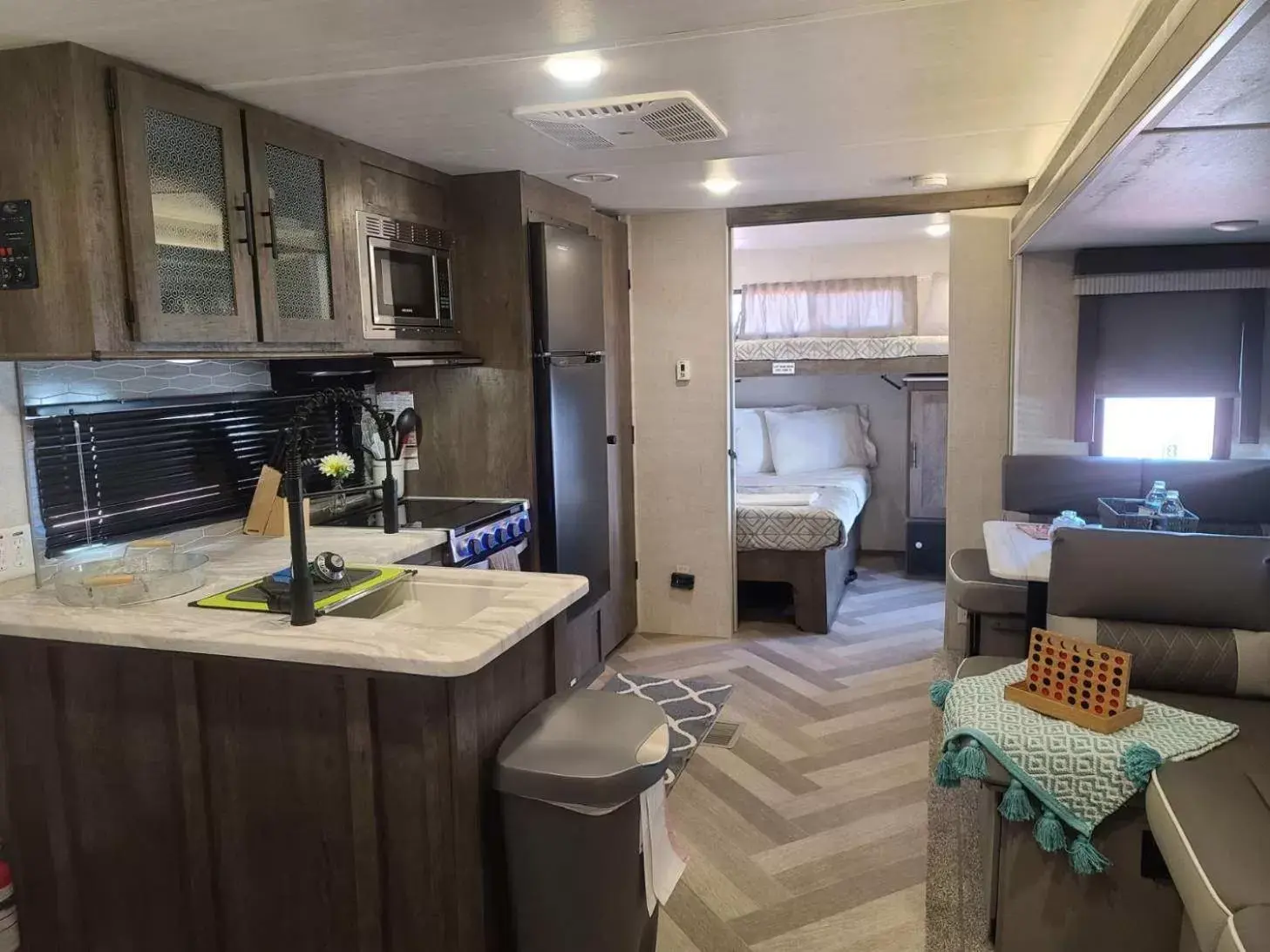 Kitchen or kitchenette, Kitchen/Kitchenette in Grand Canyon RV Glamping