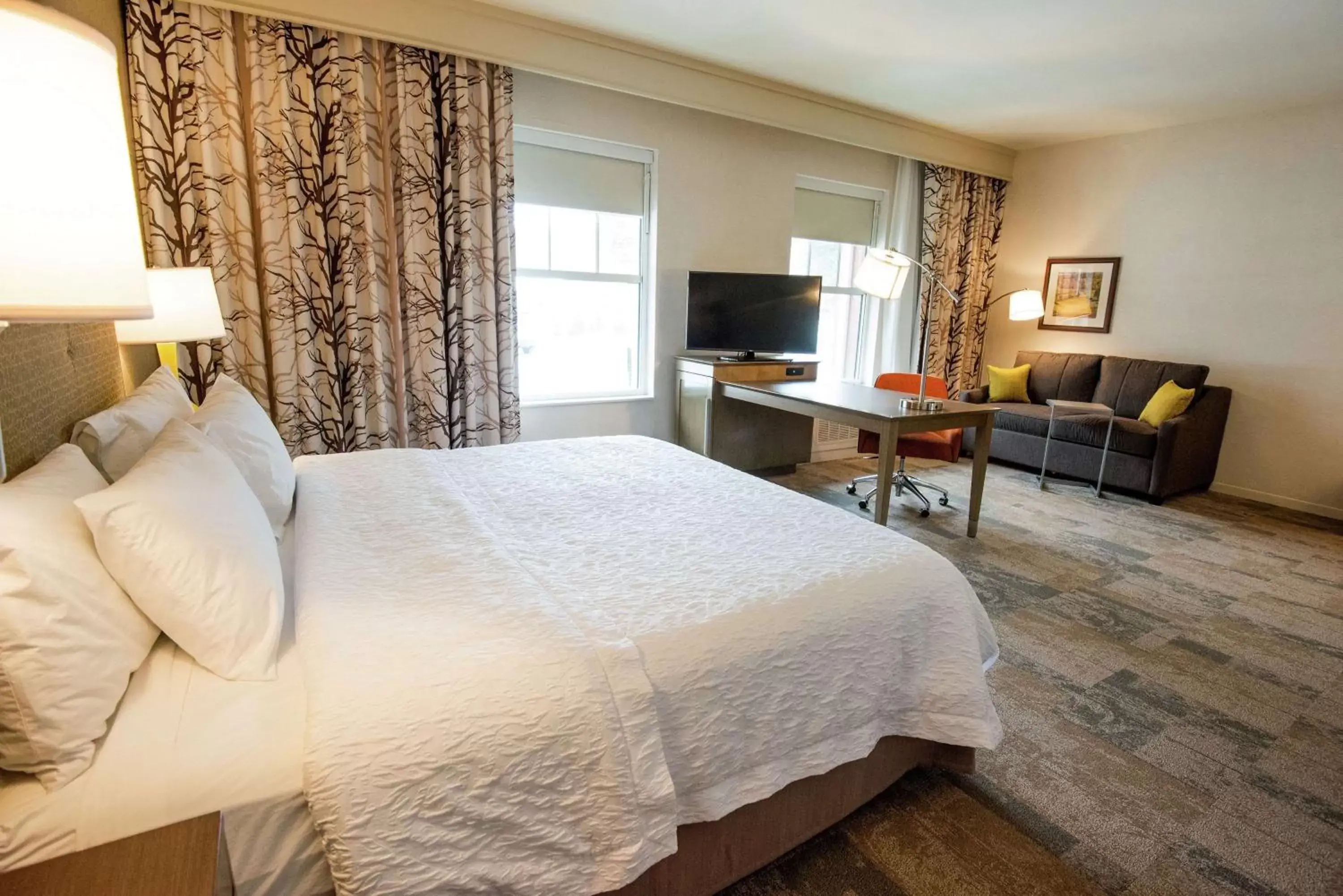 Bedroom, Bed in Hampton Inn & Suites Manchester, Vt Bedroom, Bed in Hampton Inn & Suites Manchester, Vt