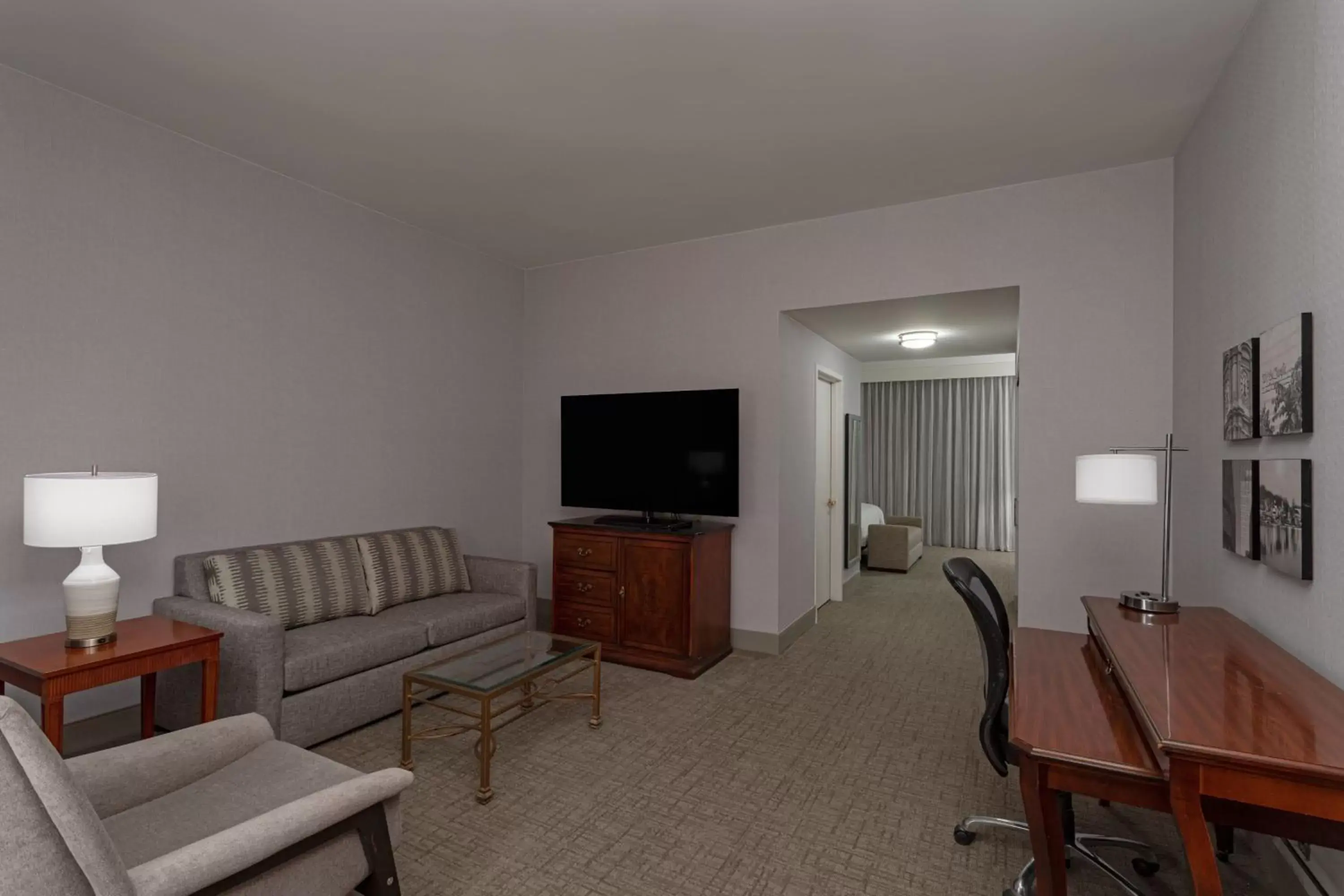 Living room, Seating Area in Philadelphia Marriott Downtown