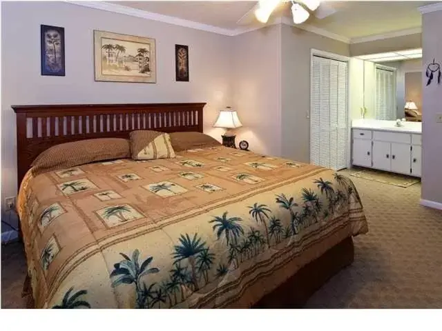 Bedroom, Bed in Pineapple Villas