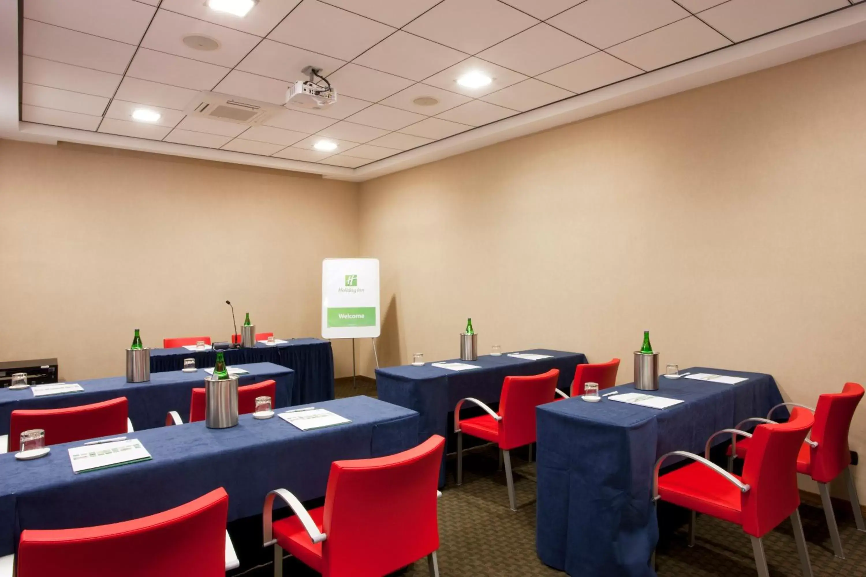 Meeting/conference room, Restaurant/Places to Eat in Holiday Inn Salerno-Cava De' Tirreni, an IHG Hotel