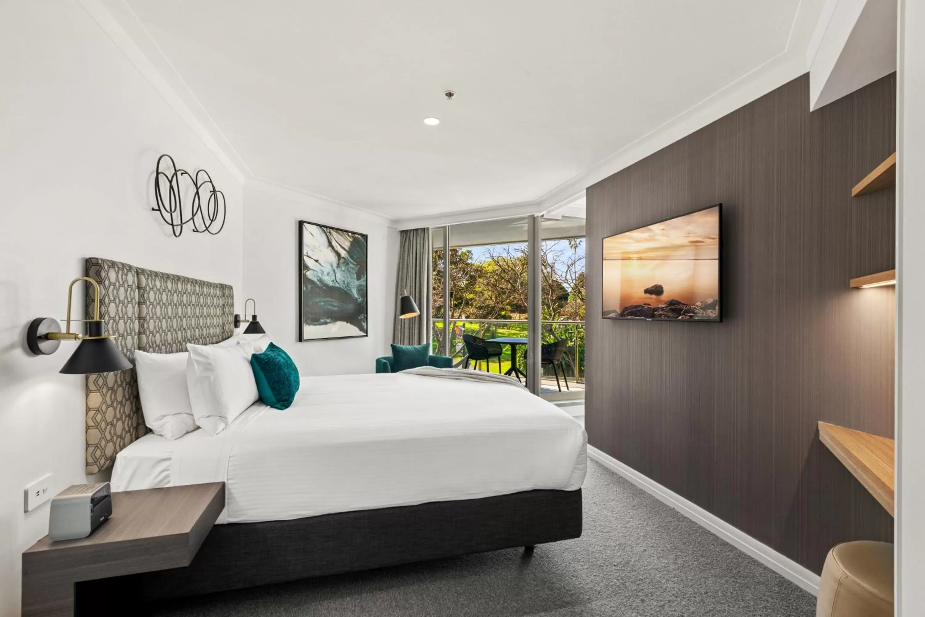 Bedroom, Bed in Pullman Quay Grand Sydney Harbour