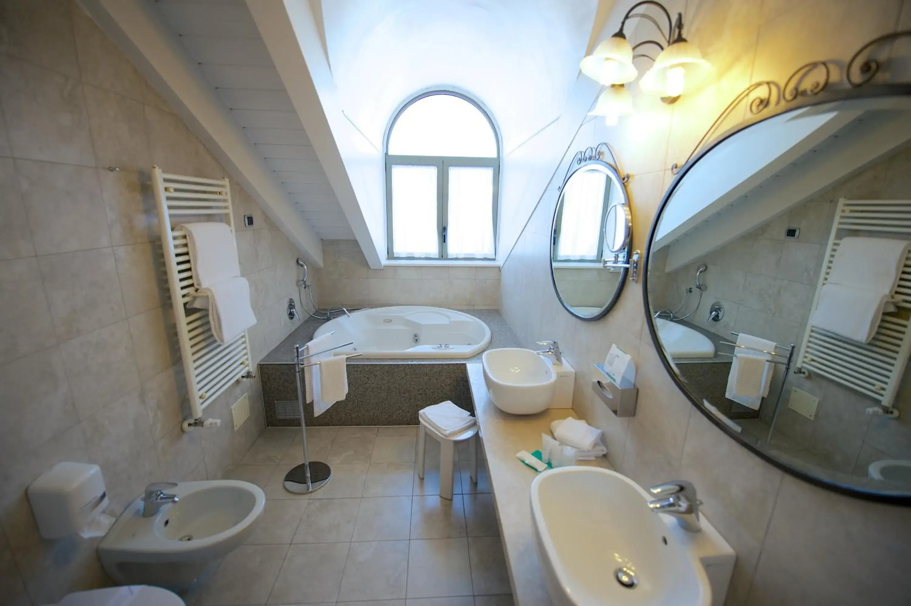 Toilet, Bathroom in Best Western Crystal Palace Hotel