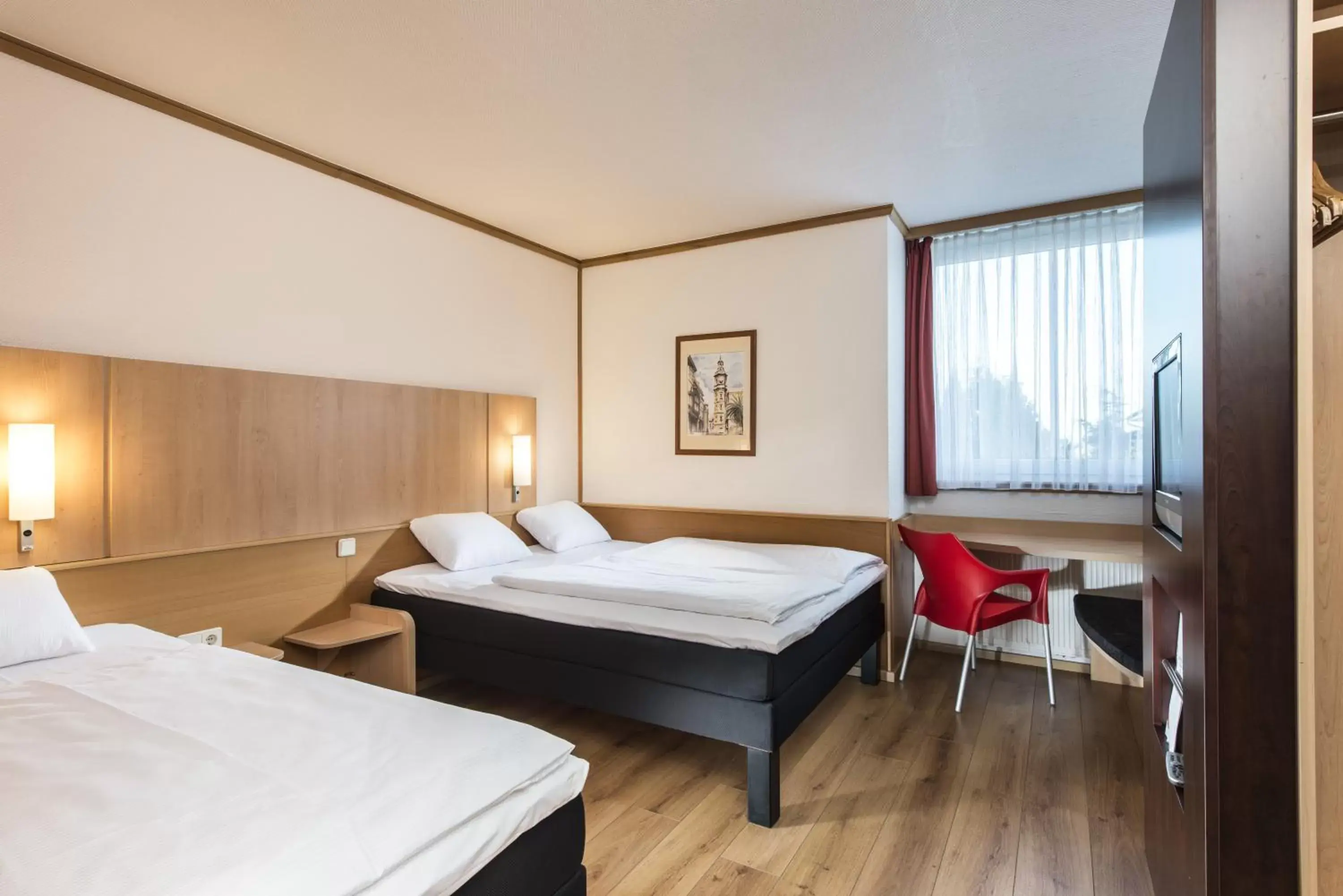 Photo of the whole room, Bed in ibis Hotel Eisenach