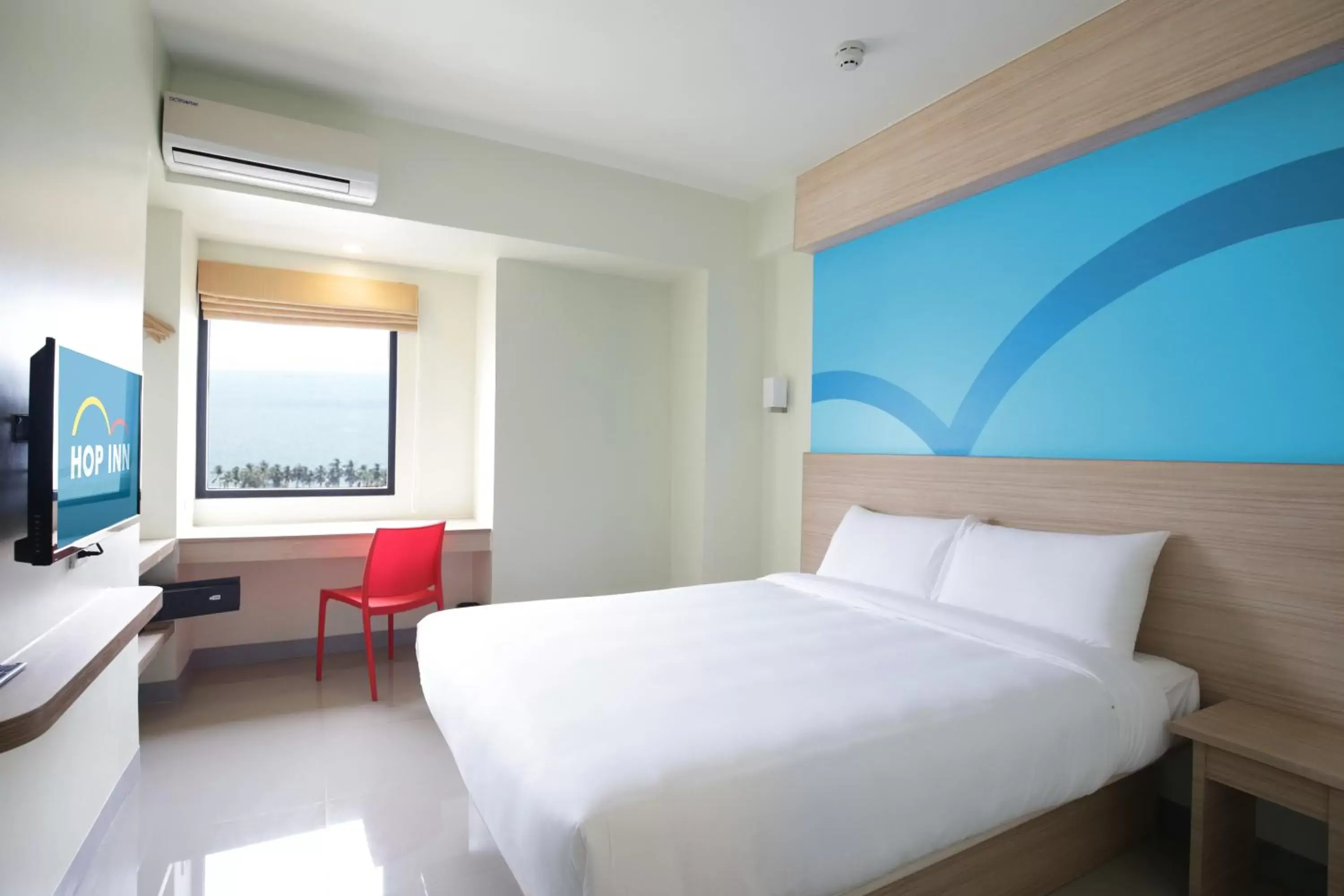 Standard Double Room with Sea View in Hop Inn Hotel Ermita Manila