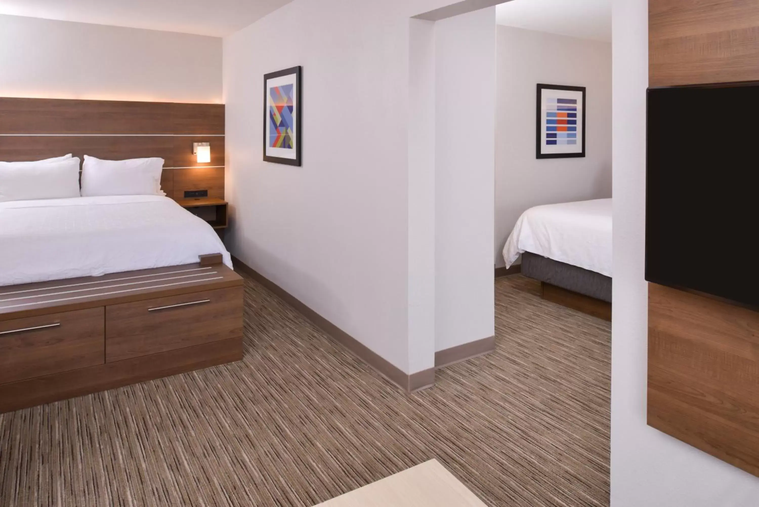 Bed in Holiday Inn Express Glenwood Springs Aspen Area, an IHG Hotel