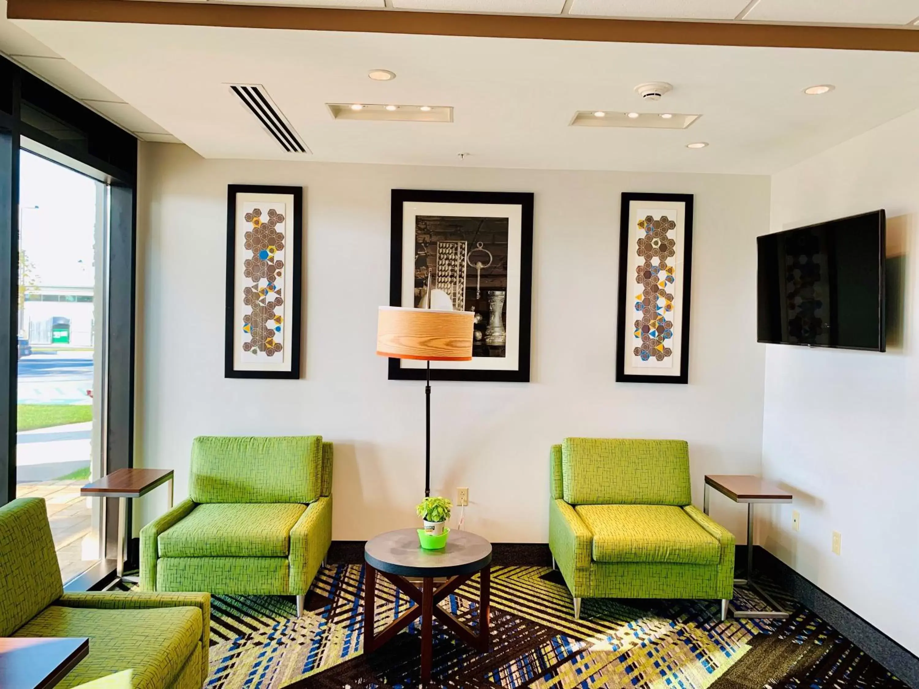 Property building in Holiday Inn Express & Suites - Middletown by IHG Property building in Holiday Inn Express & Suites - Middletown by IHG