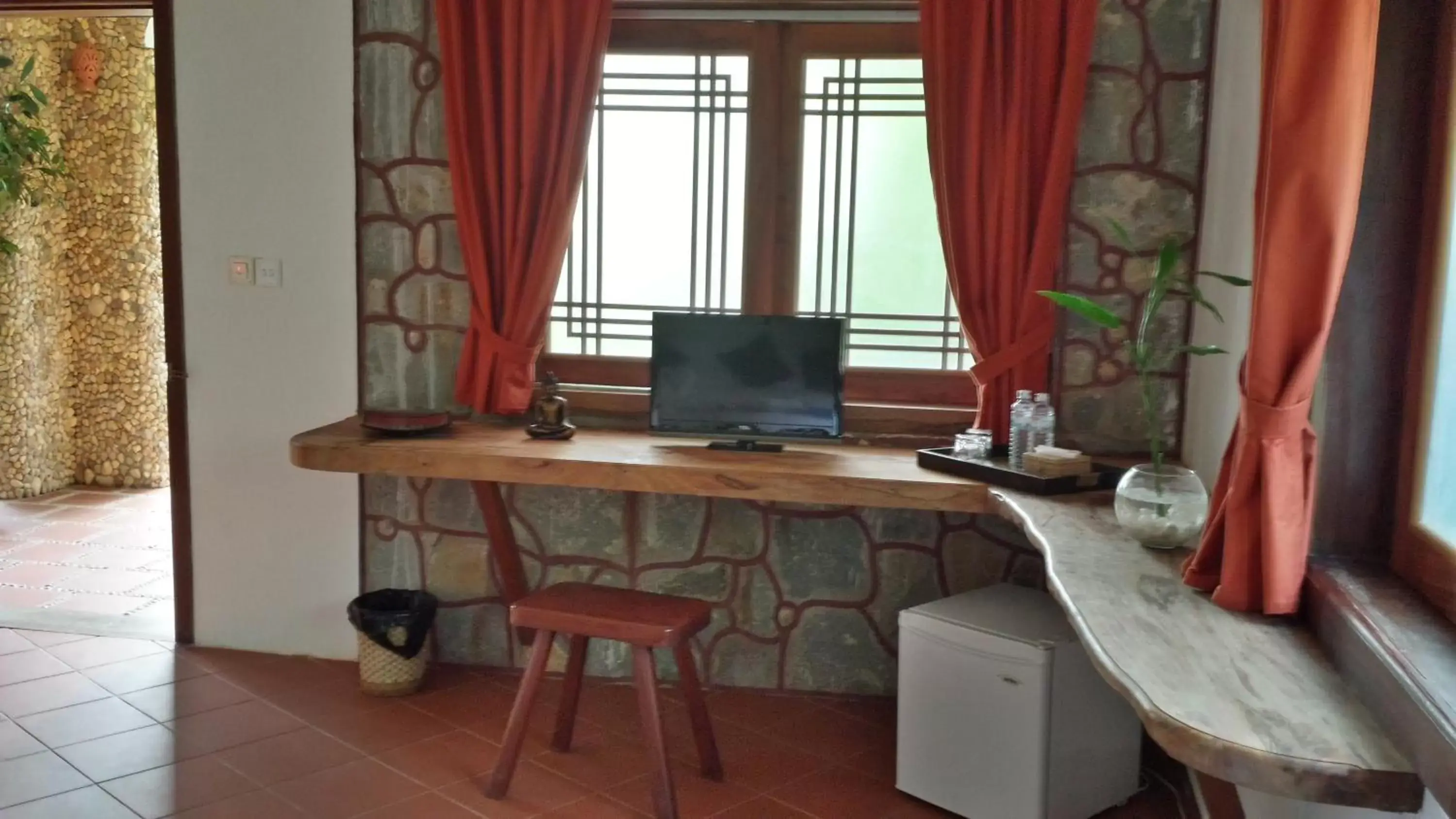 Bedroom, TV/Entertainment Center in TARA LODGE Haven of peace