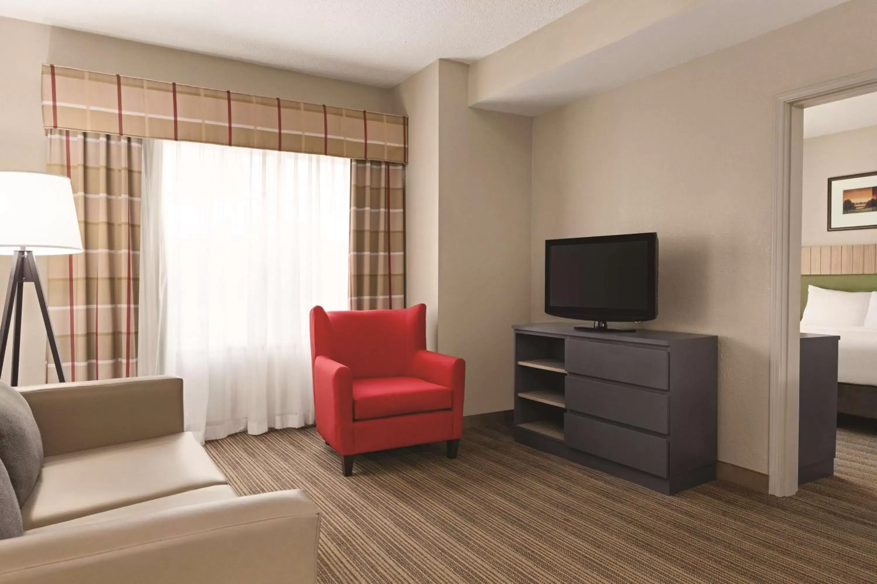 Photo of the whole room, TV/Entertainment Center in Country Inn & Suites by Radisson, Georgetown, KY