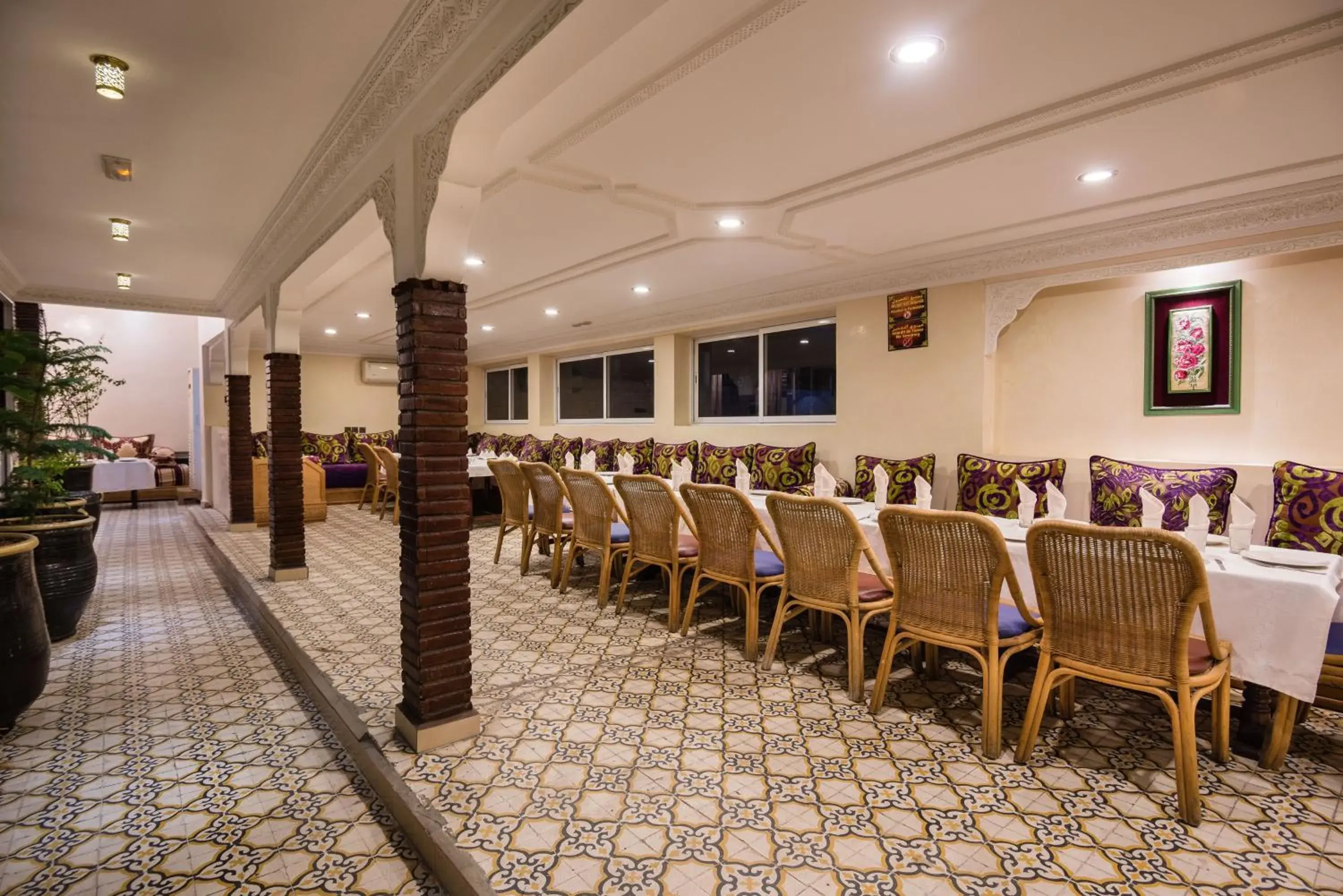 Restaurant/Places to Eat in Riad Omar