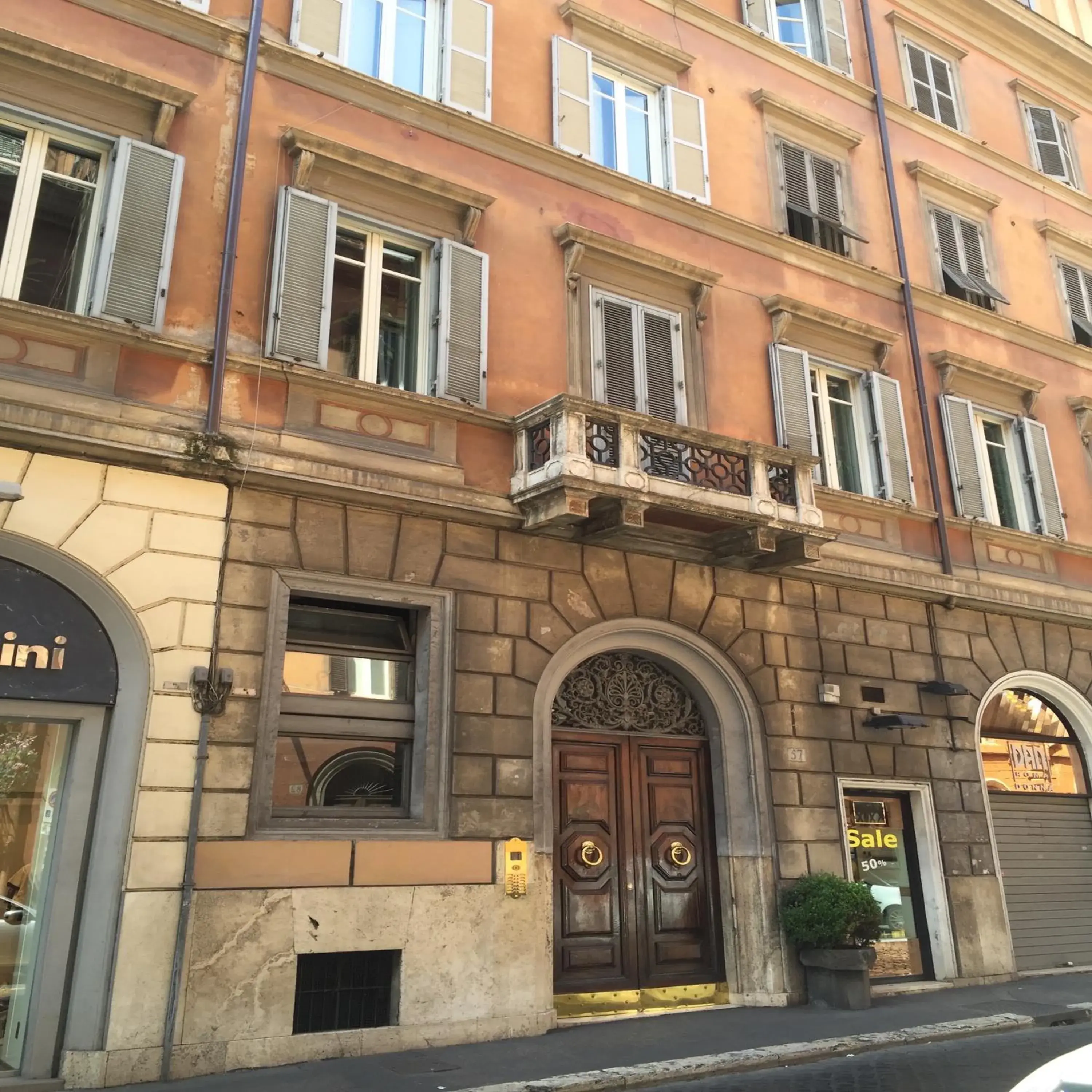 Facade/entrance, Property Building in QT Suites Roma