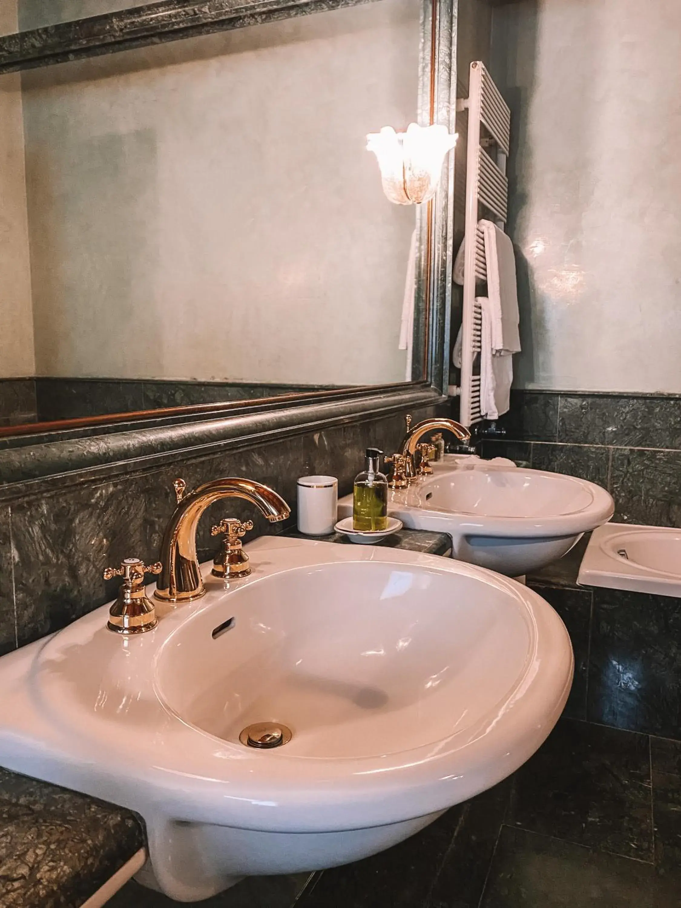 Bathroom in Hotel Relais