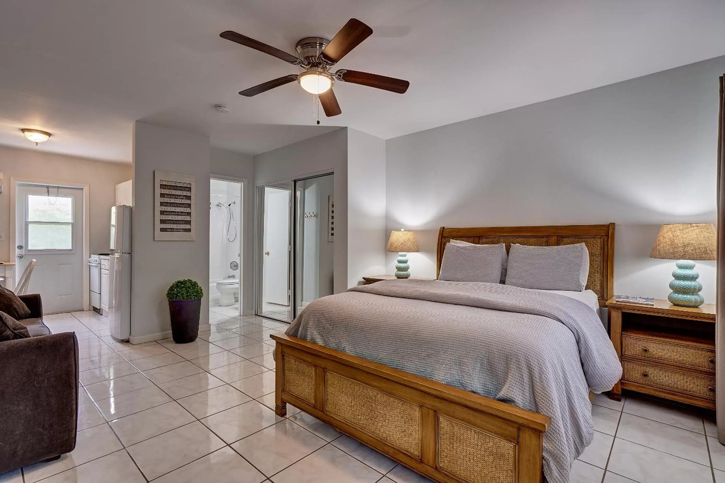 Photo of the whole room, Bed in 4145 By The Sea Inn & Suites Photo of the whole room, Bed in 4145 By The Sea Inn & Suites