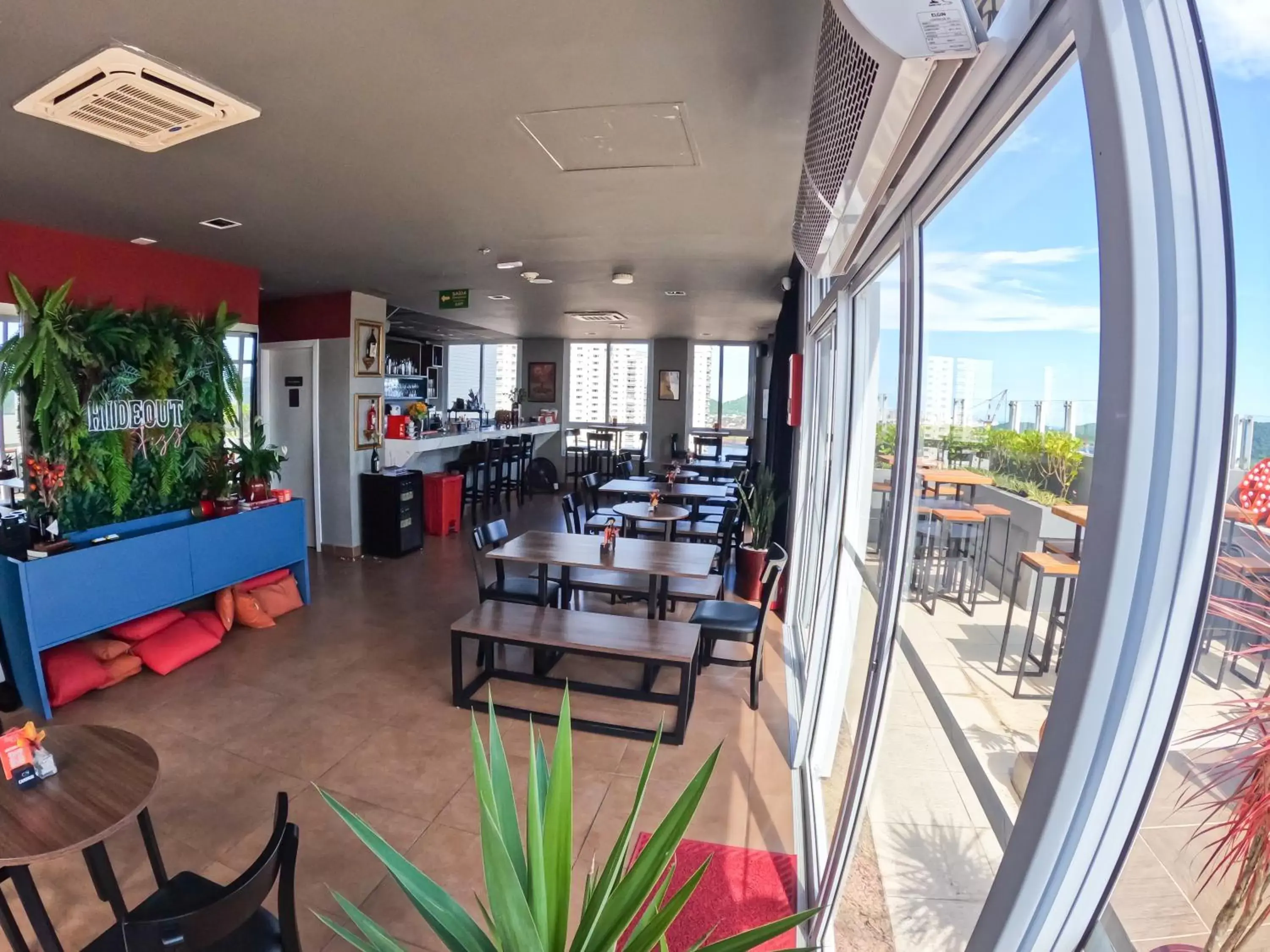 Lounge or bar in Comfort Hotel Santos Lounge or bar in Comfort Hotel Santos