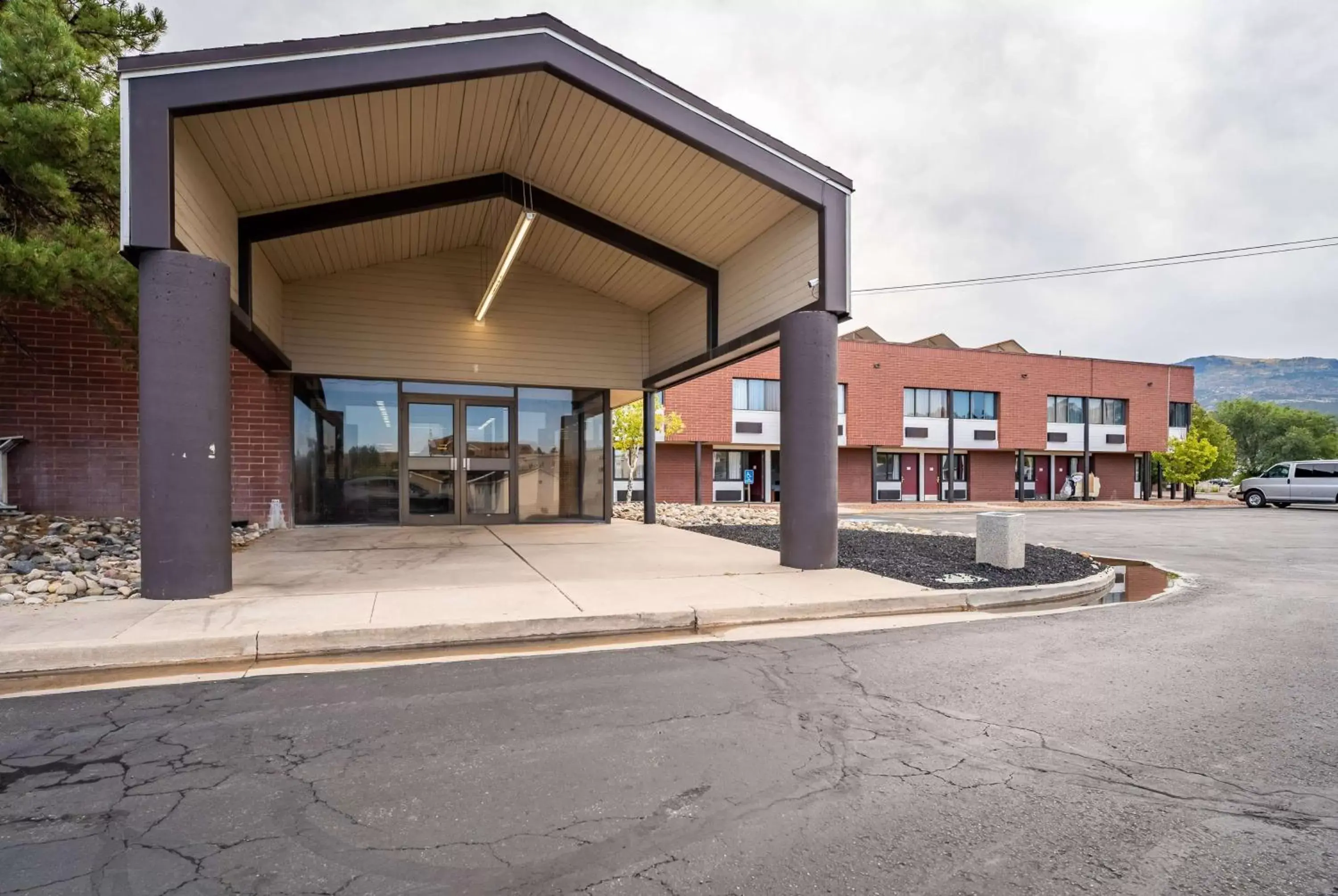 Property building in Ramada by Wyndham Cedar City Property building in Ramada by Wyndham Cedar City
