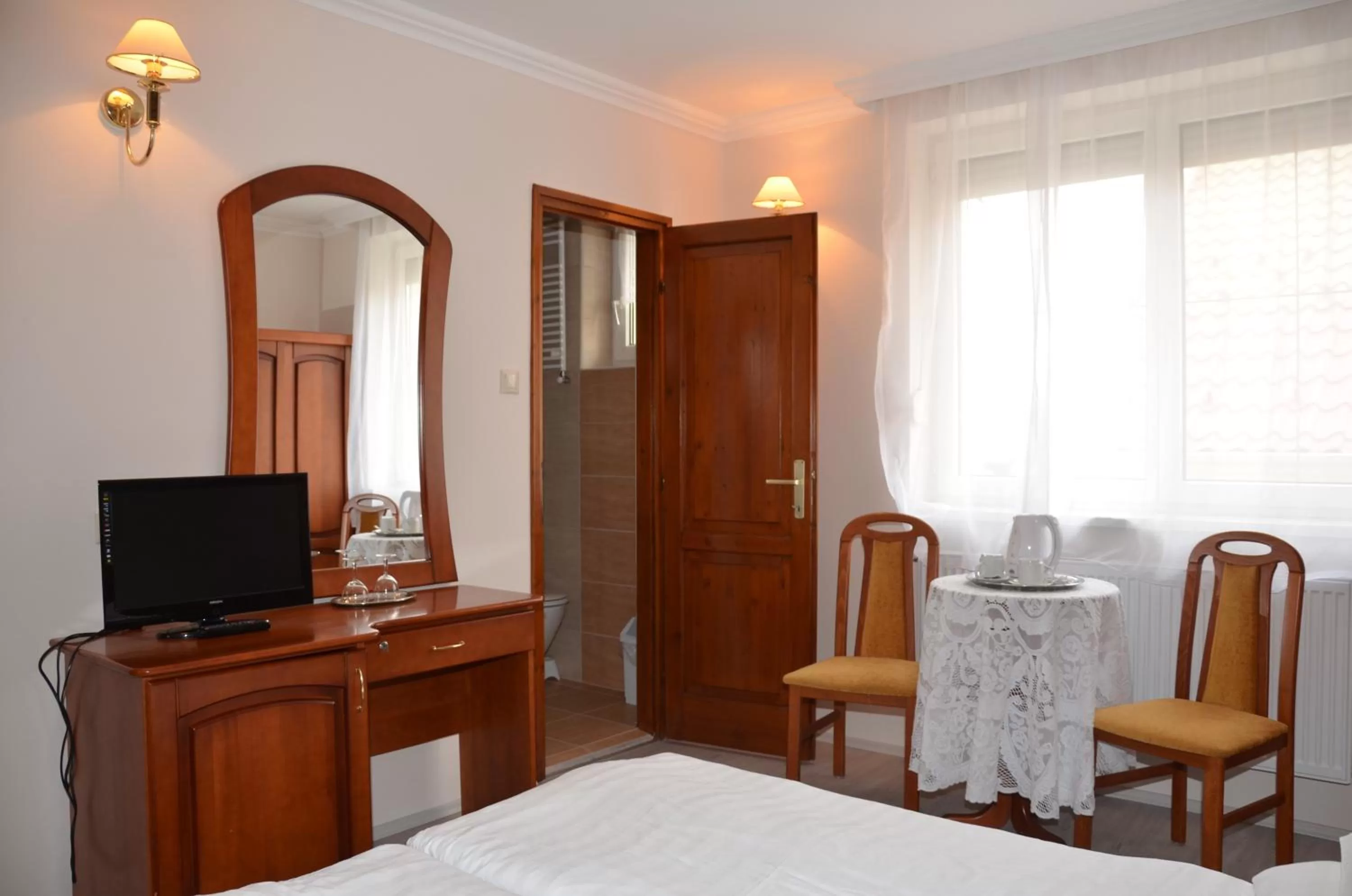 Bedroom, Bed in Szieszta Panzió